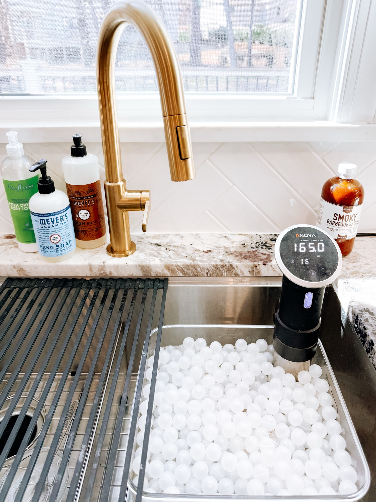 🏃‍♀️Busy mom hack - sous vide BBQ Pulled Pork for lunches or dinners
📍 slather a pork butt in dry rub
📍 pop it in a vacuum seal back with some liquid smoke
📍vacuum seal
📍cook at 165F/70C for 24hr
📍when done shred
📍drench in BBQ sauce
📍serve with veggies of your choice 

#LTKHome #LTKParties #LTKFamily
