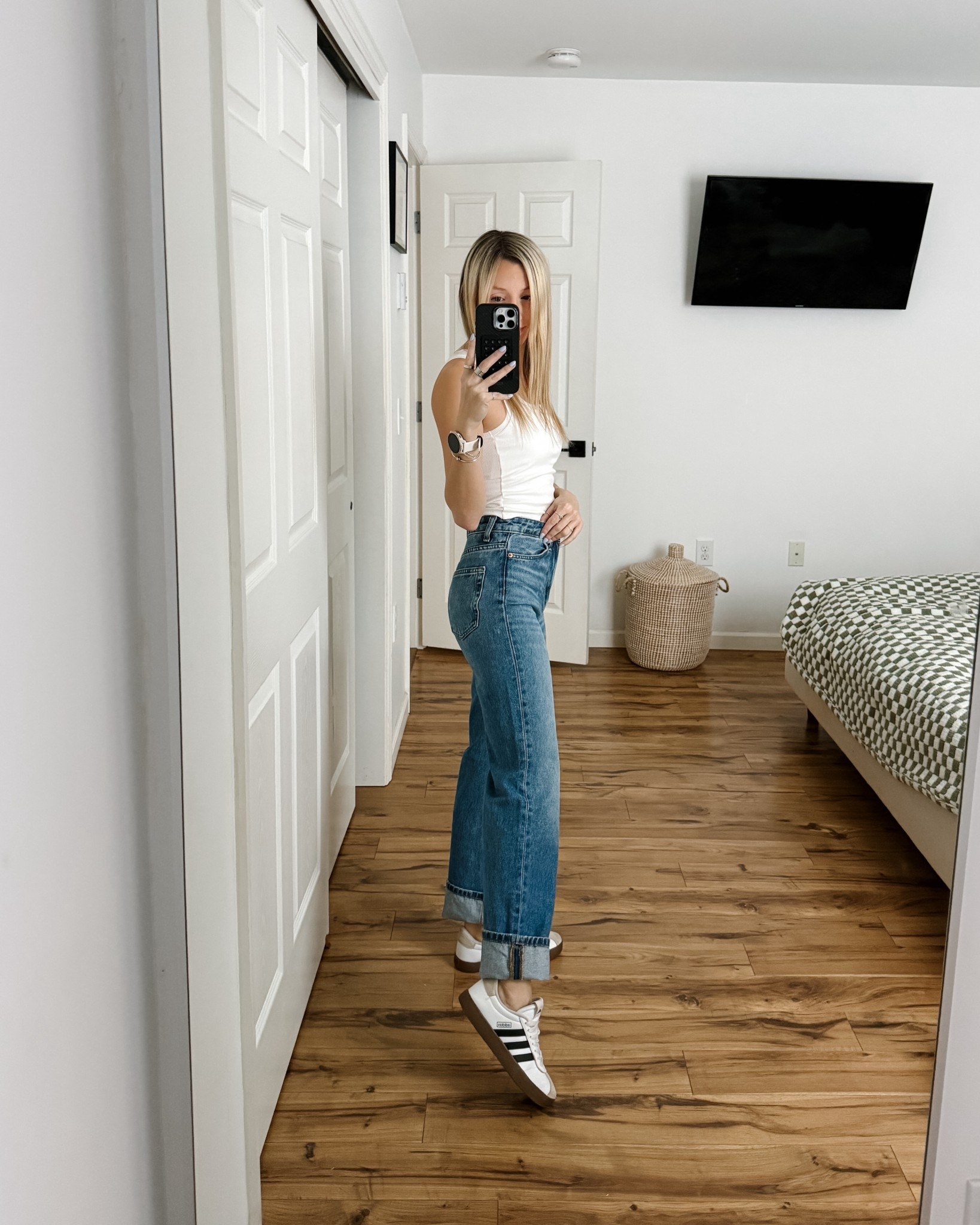 Vibing a simple look, this is it!
Jeans are on SALE 🤩
Sneakers are under $100!

#LTKootd #LTKgrwm #LTKSaleAlert