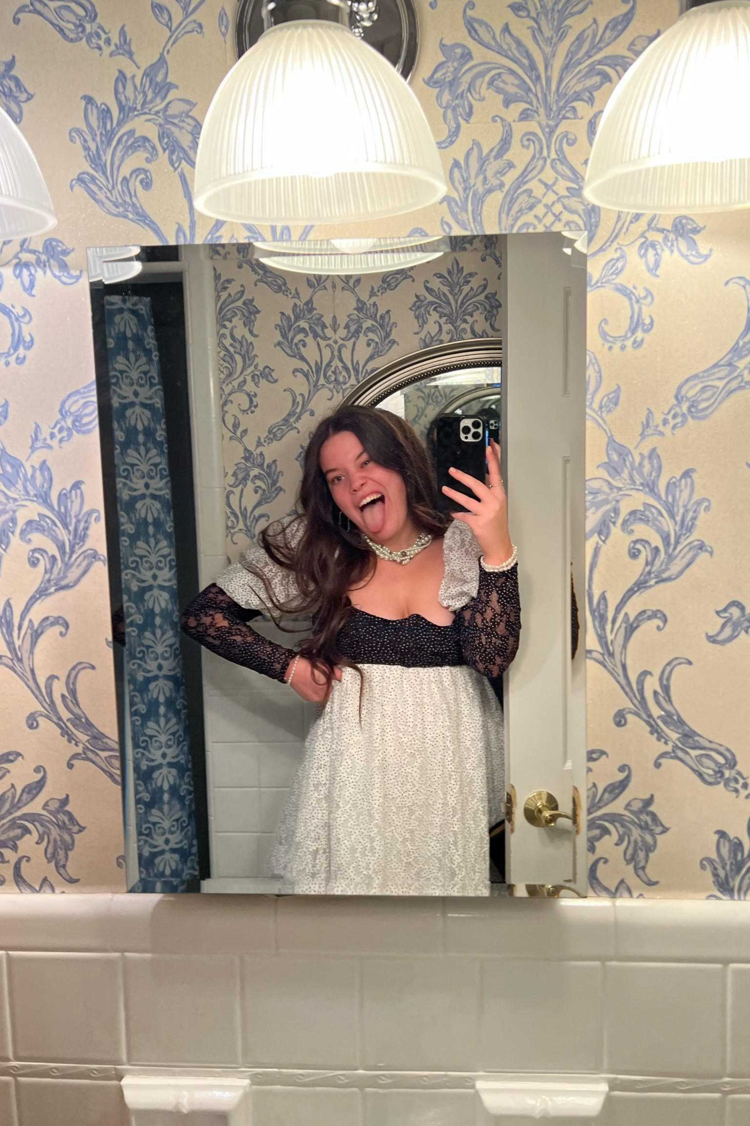 Formal dress🪩🤍🎱🖤

#LTKfit #LTKwedding