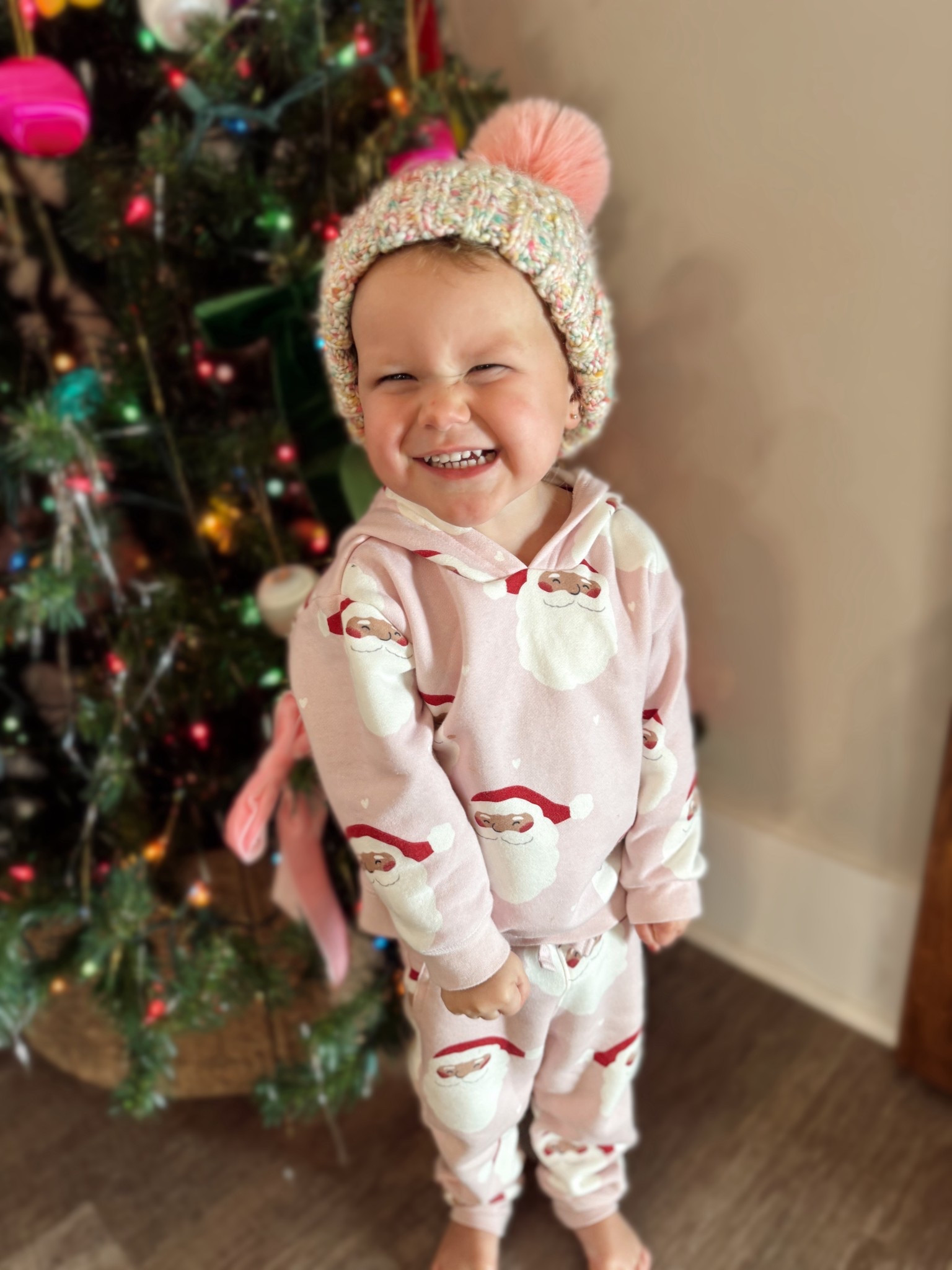 The Santa sweatsuit 😍😍

#LTKKids #LTKgrwm #LTKHoliday