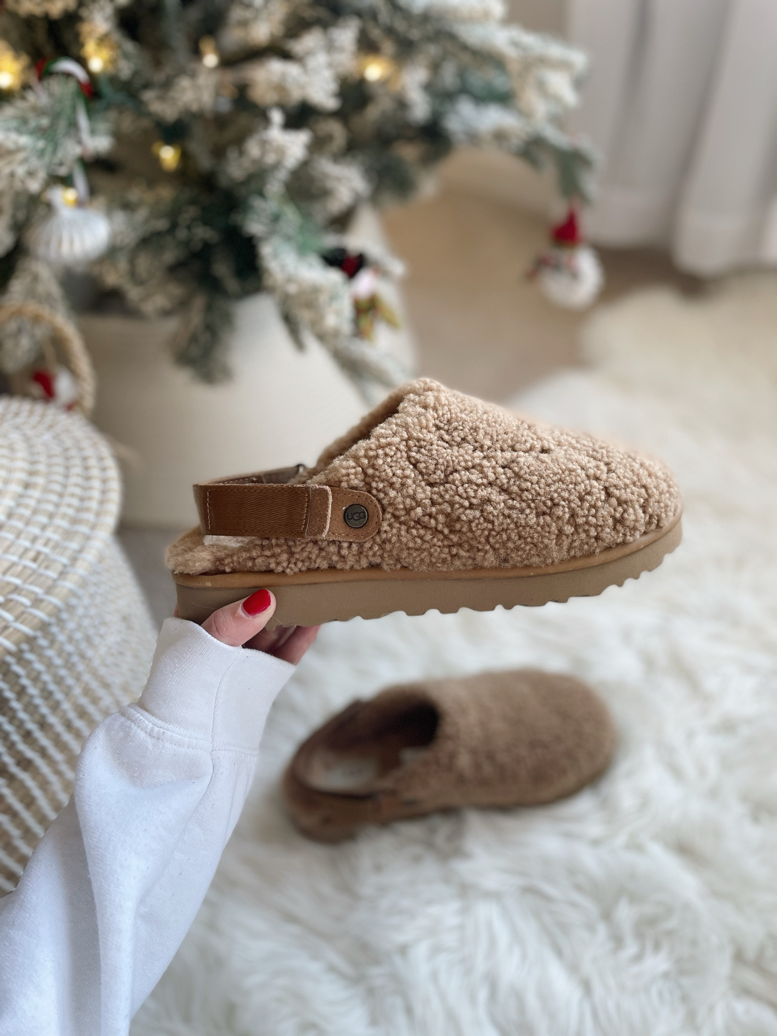 Cozy Uggs! 

#LTKStyleTip #LTKGiftGuide #LTKShoeCrush