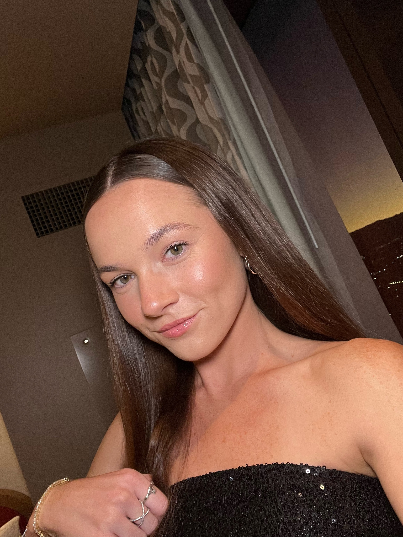 Vegas glam 💋🎲🍸✨ all the products I used!! #makeup #glam

#LTKBeauty #LTKTravel #LTKSaleAlert