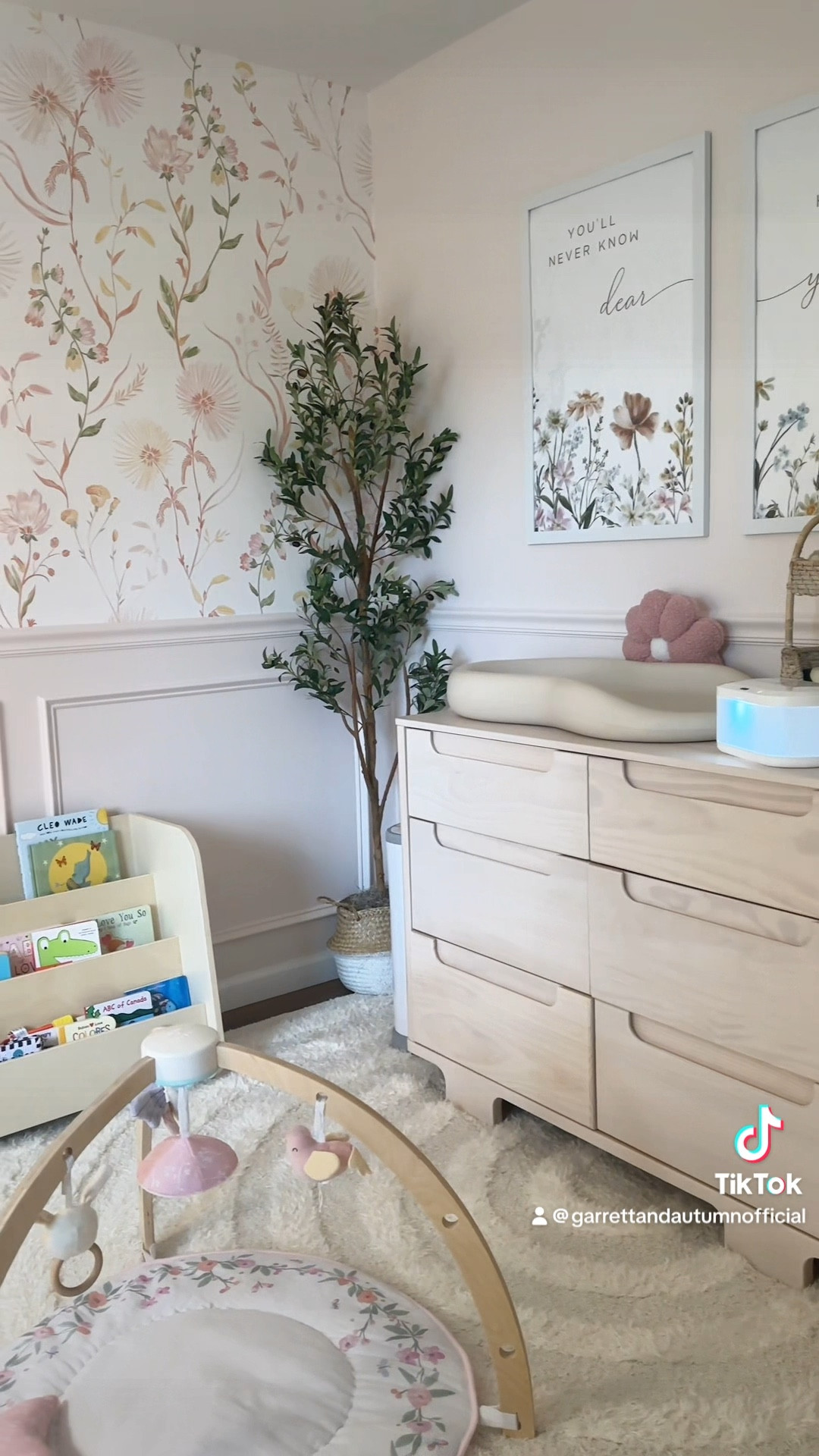 NURSERY REVEAL! 🥰🎀🍼🩷

#nursery #nurserydecor #pregnant 

#LTKBaby #LTKFamily #LTKBump