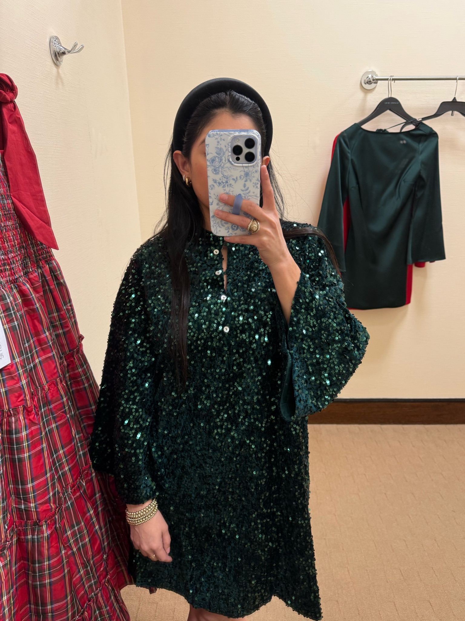 Holiday party dress ✨🌲🎅🏻

#LTKHoliday #LTKSeasonal