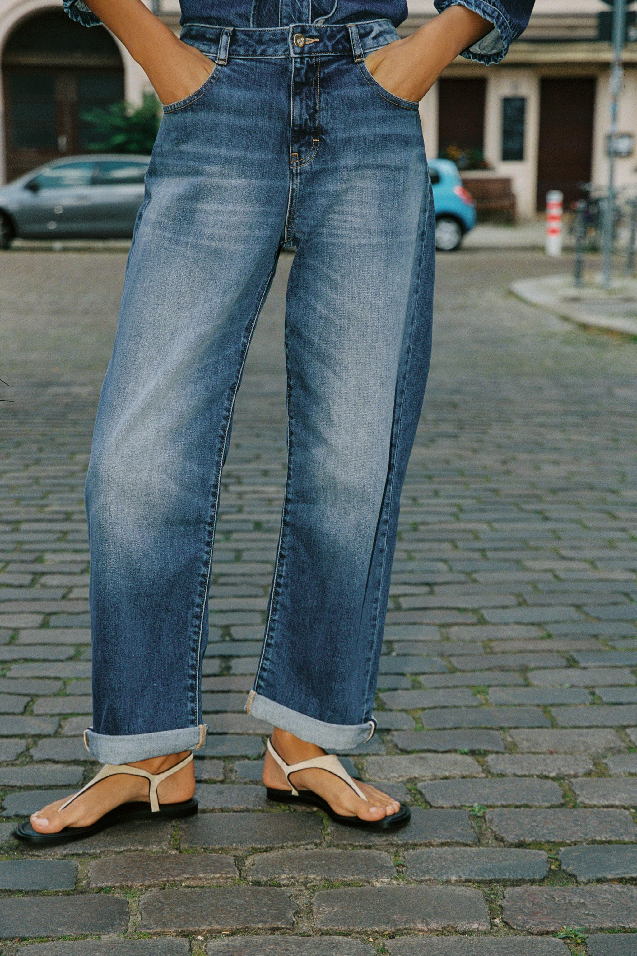 Z.07 RELAXED FIT HI-RISE CUFFED JEANS | Zara US