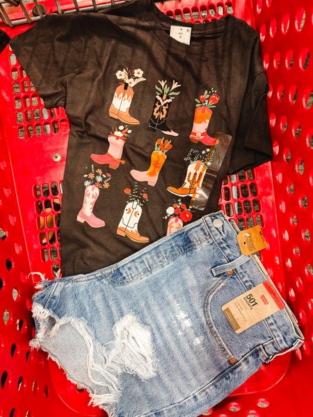 How cute is this graphic tee at Target? Would be so cute paired with the 501 shorts and some sandals for the summer! 

Summer outfit 
Shorts 
Jean shorts 
Travel outfit 
Casual outfit 

#LTKSaleAlert #LTKStyleTip #LTKFindsUnder100