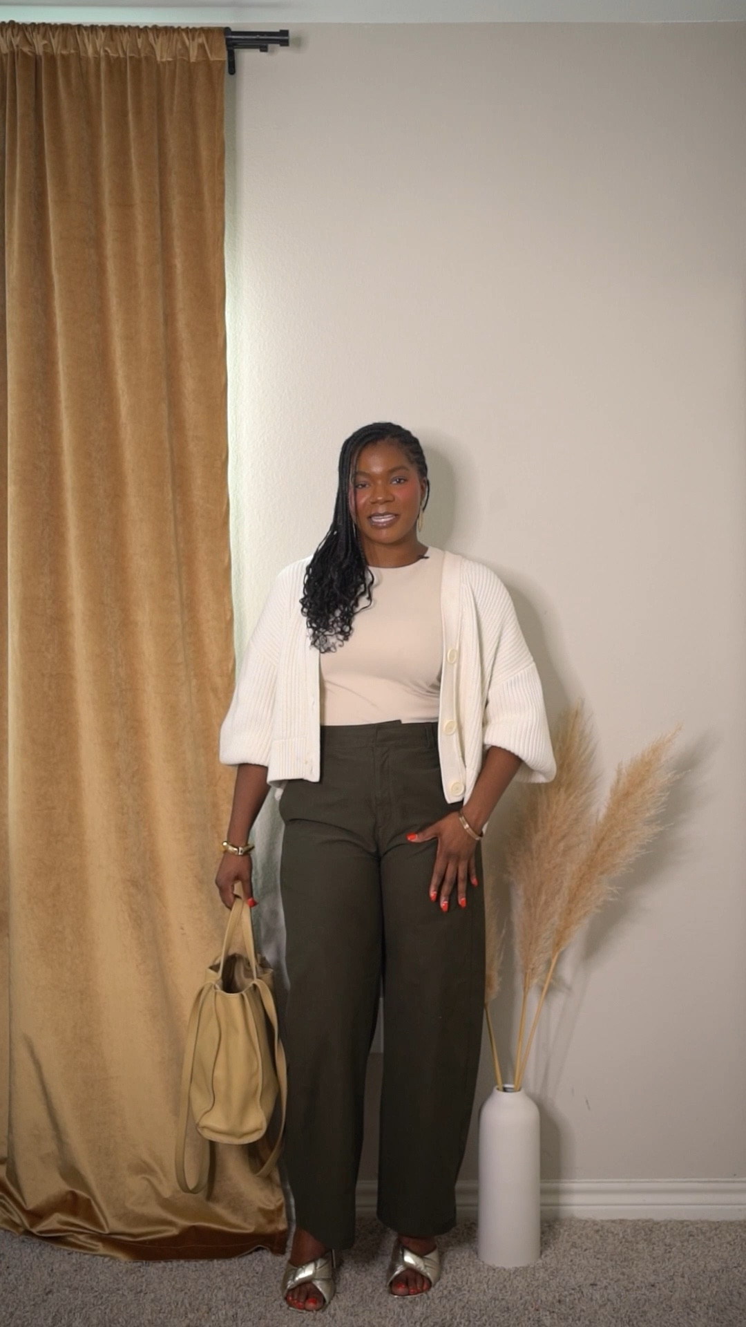barrel pants for the win. uniqlo did their big one with these! 

#LTKStyleTip #LTKSeasonal #LTKMidsize
