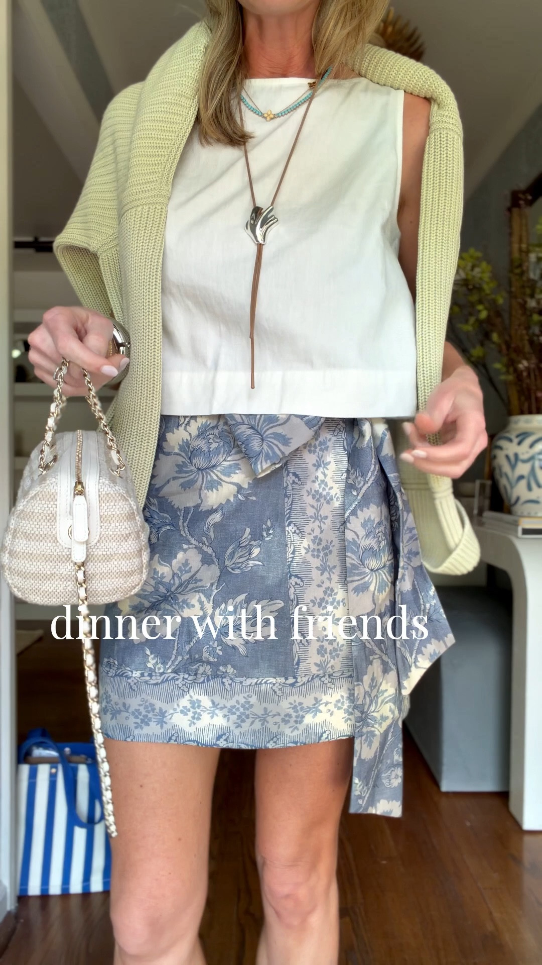 Size smalls!!! So cute and perfect for spring into summer! 