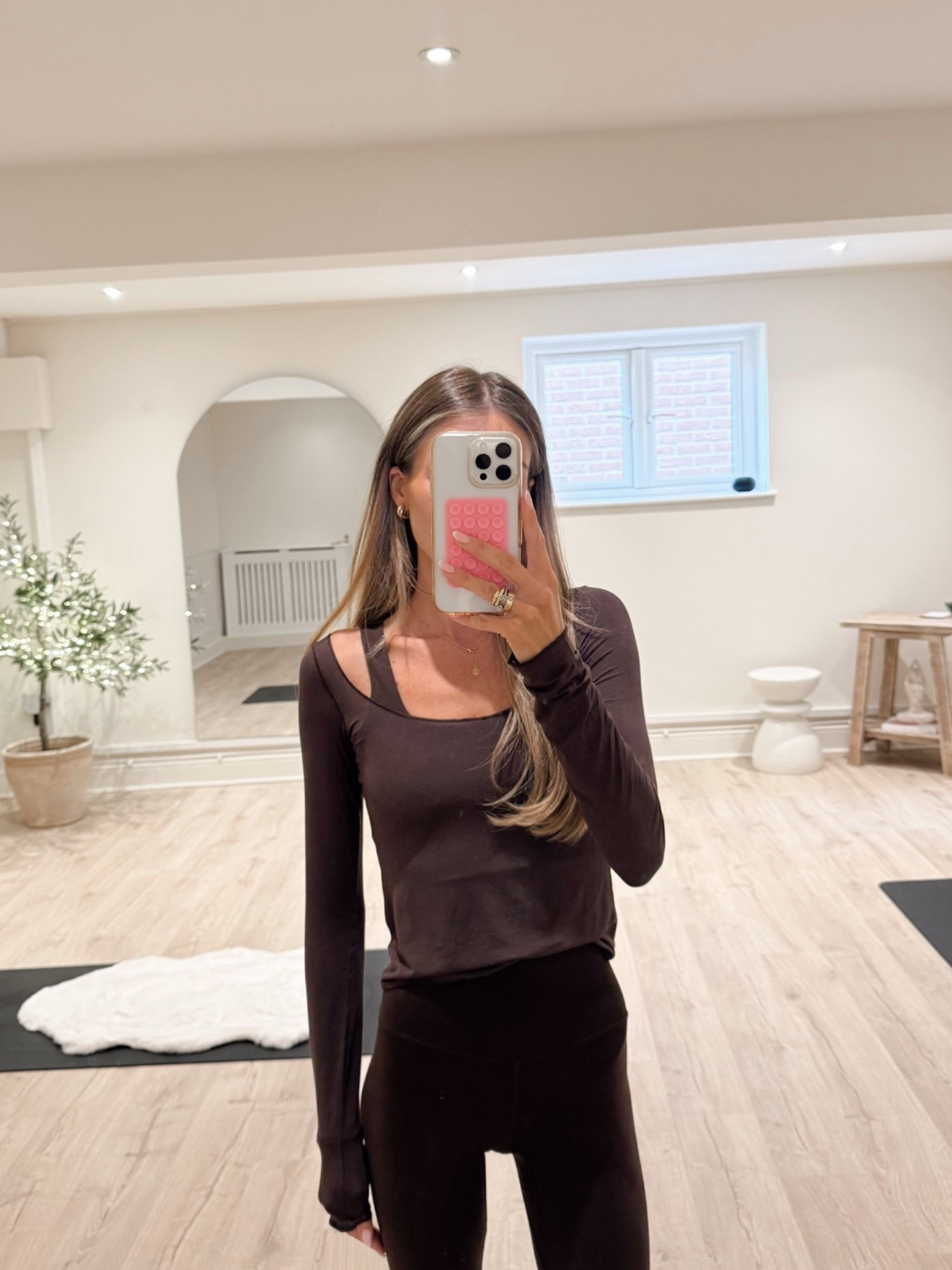 Yoga outfit 
H&M, Varley