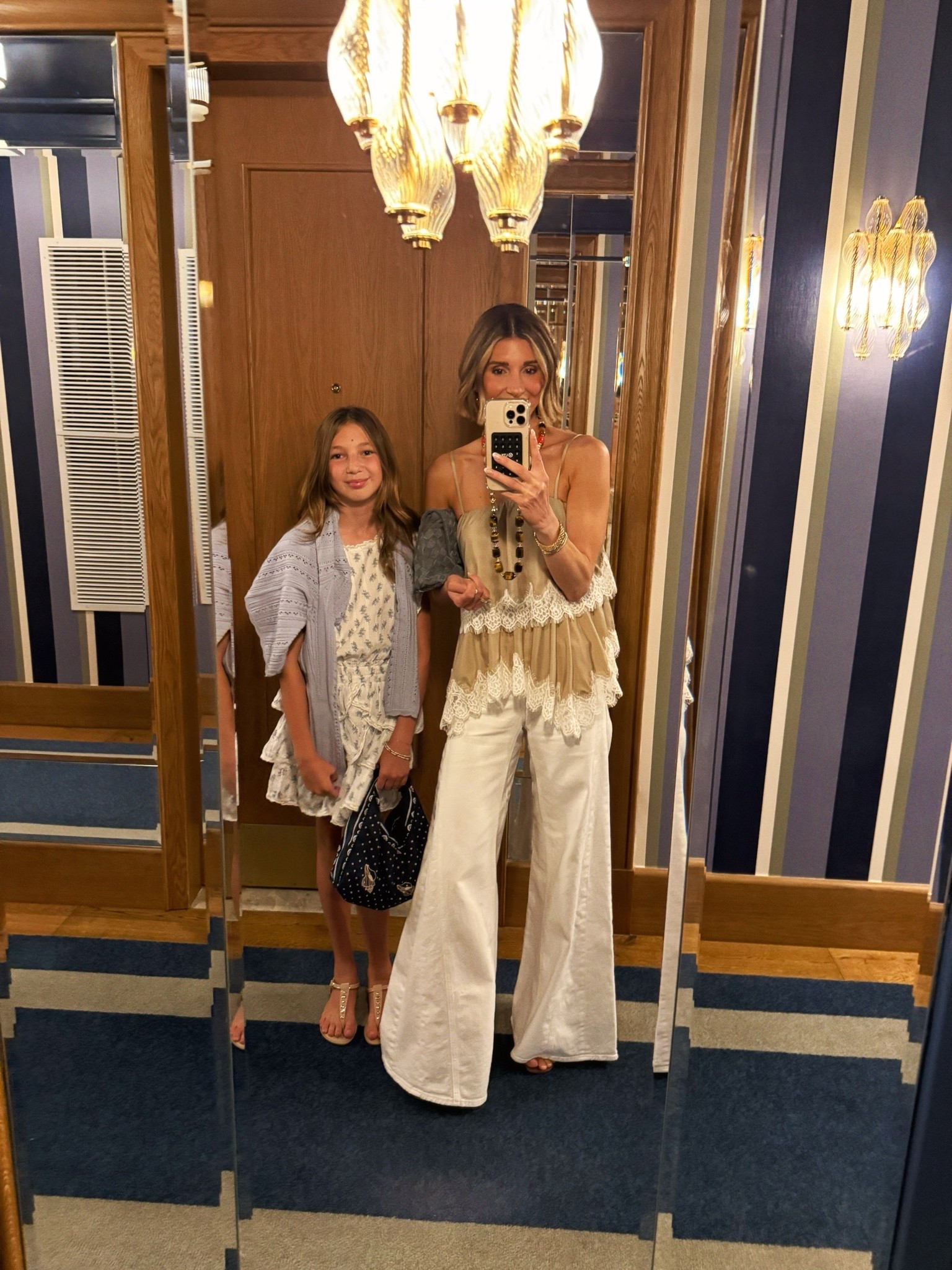 What I wore to dinner in NYC. 

Jeans fit tts also linking a similar pair. Top I'm wearing size small. I'm 5'7 for reference