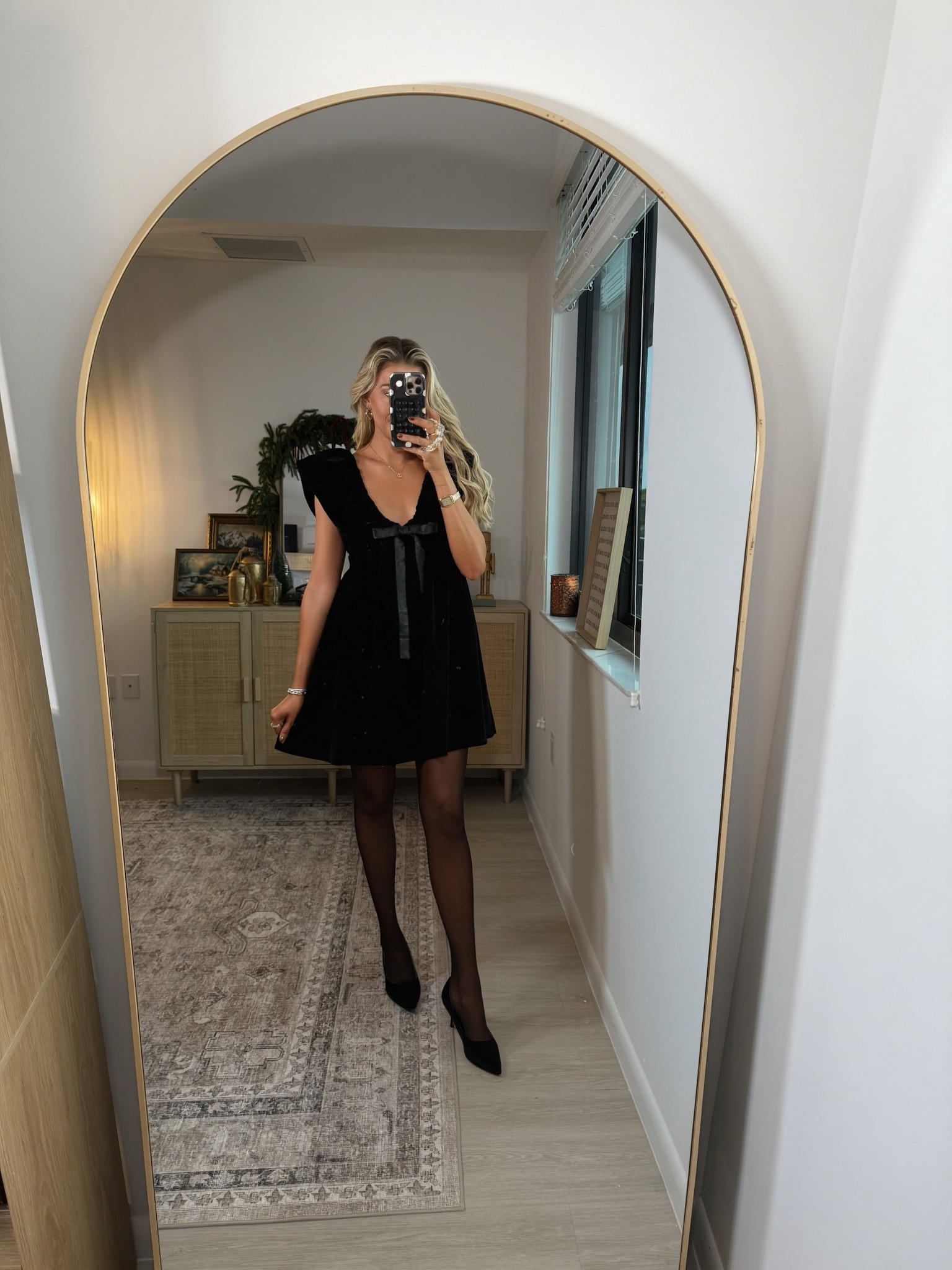 Perfect holiday dress🖤 I’m 5’9” 138lb size 27 inch waist wearing a size small 

#LTKTall #LTKHoliday #LTKootd