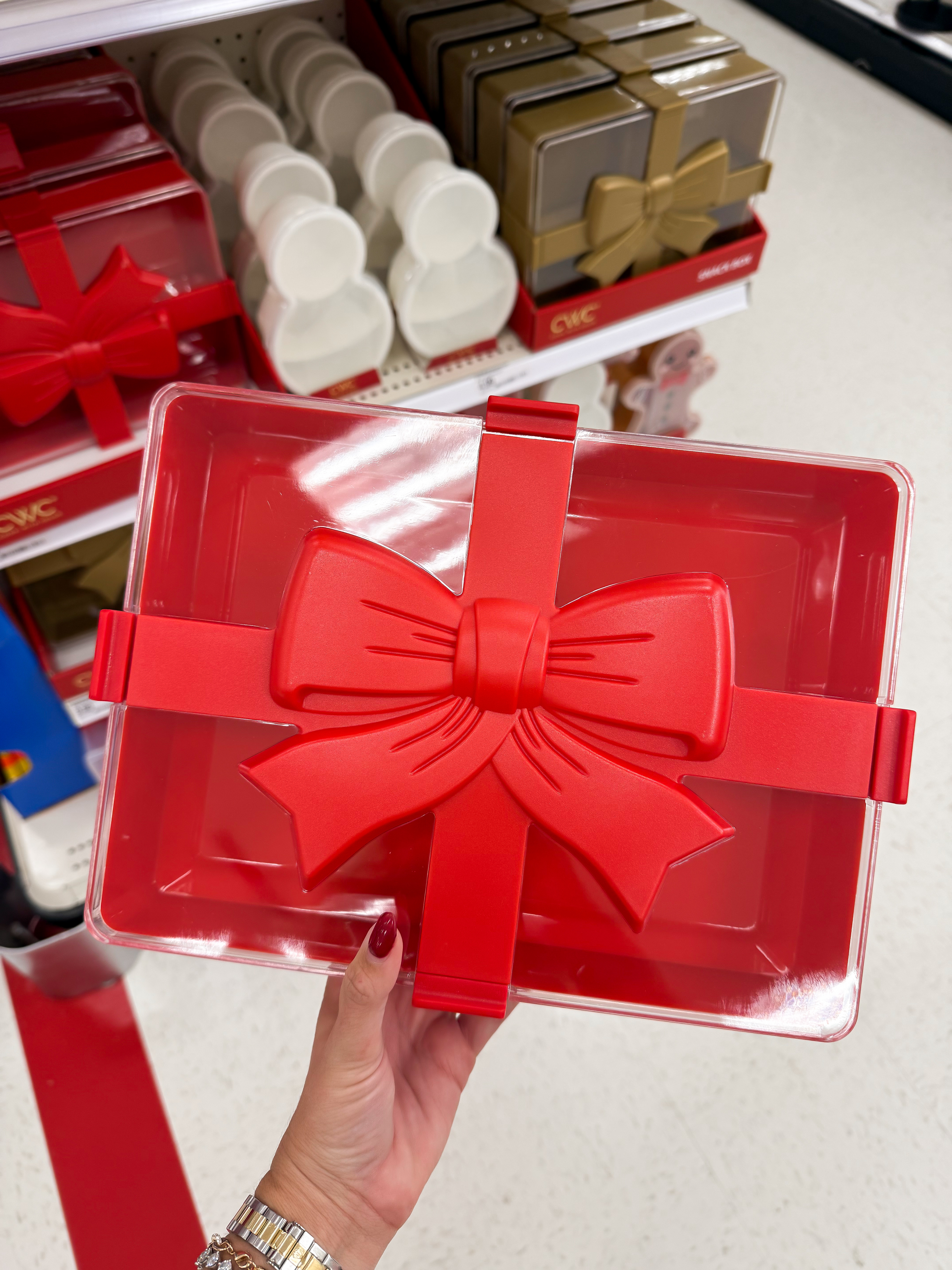 The perfect way to gift food this holiday season  

#LTKCyberWeek #LTKGiftGuide #LTKHoliday