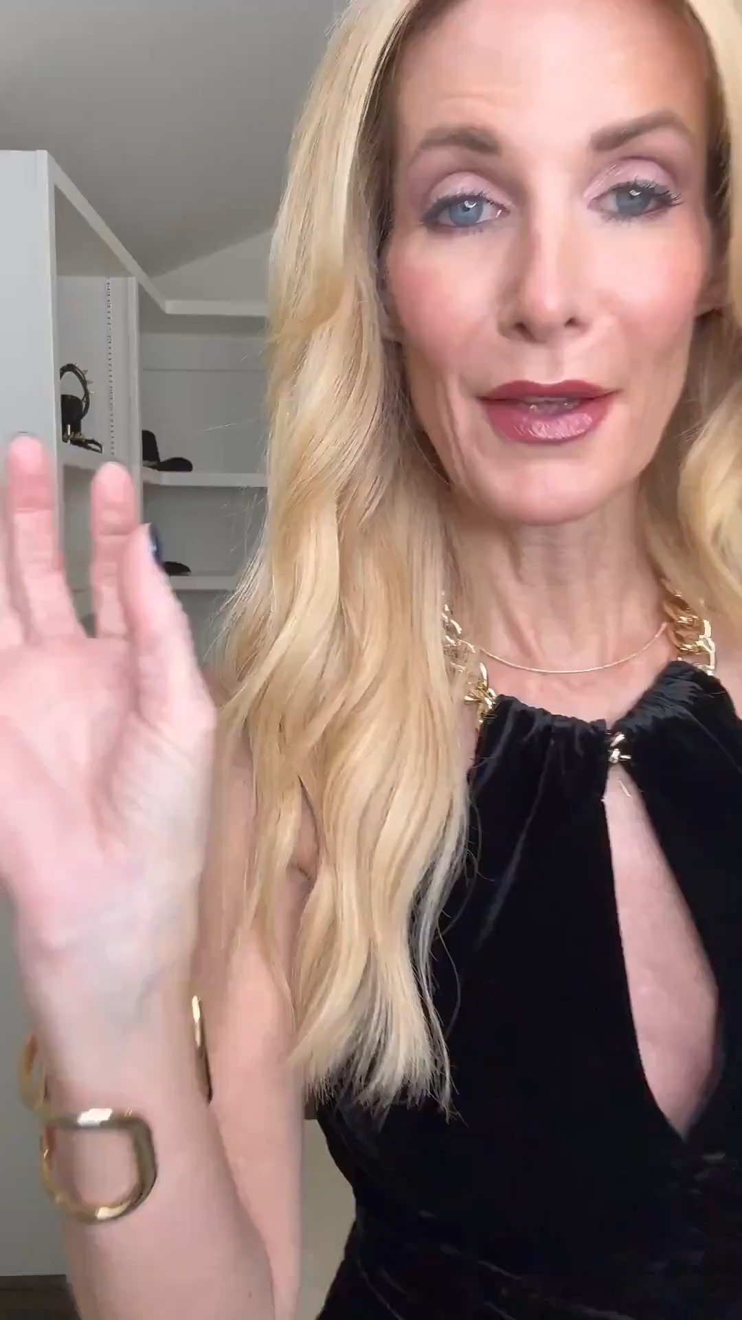 Loving this gorgeous black velvet dress by Veronica Beard that I found at Nordstrom Rack! It’s so flattering and the fit is perfection! It runs tts, I’m wearing a size 0 

 

#LTKHoliday #LTKOver40 #LTKSaleAlert