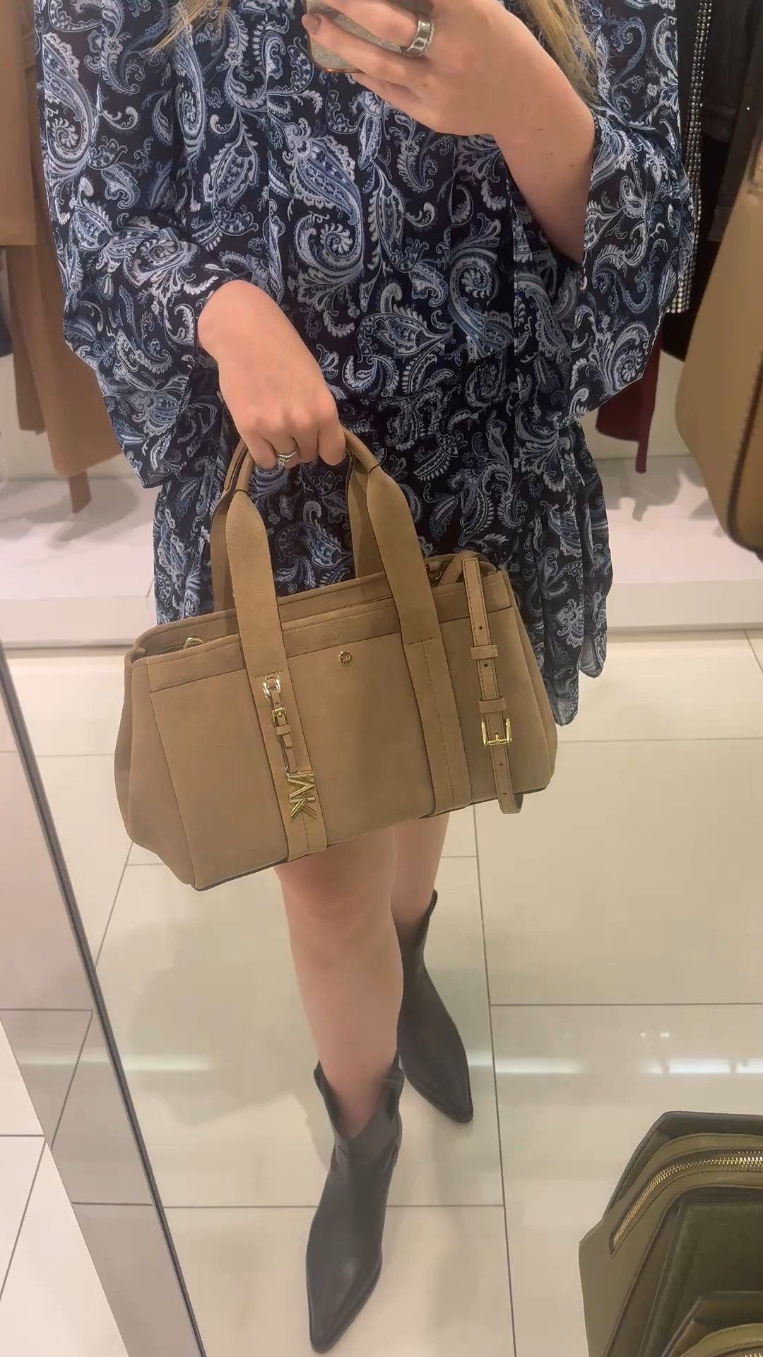 The suede Rommee

#LTKStyleTip #LTKWorkwear #LTKItBag