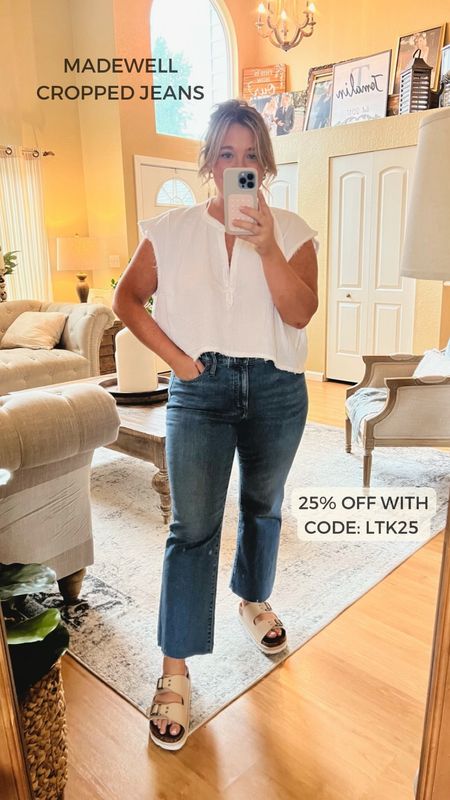 Madewell cropped jeans on sale! Perfect fall transition jeans. Use code: LTK25 for 25% off! 

#LTKSale