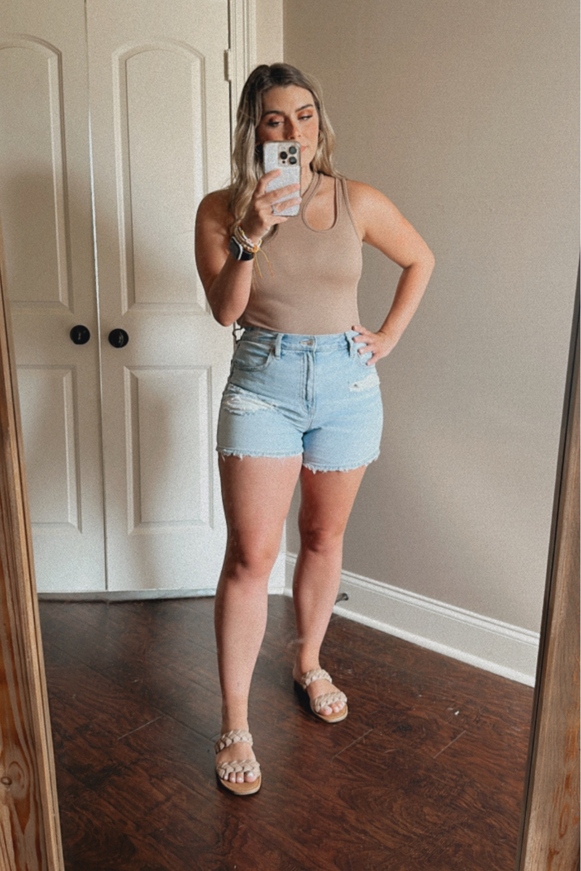 Neutral is not me, but this outfit is cute… 

#LTKfit #LTKstyletip #LTKcurves