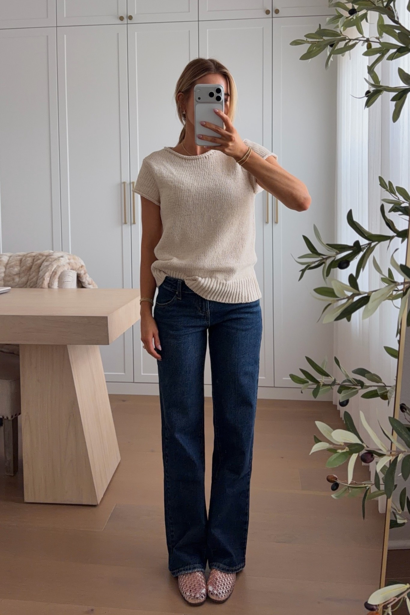 walmart outfit! top: small // jeans: 0