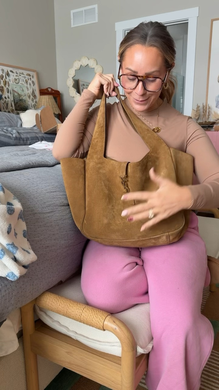 Borrowing my dream YSL bag 🖤 I’m so indecisive with handbags, so being able to borrow + experience before committing is everything. Use code CLAIRETAMMARO to try @vivrelle ✨
#VivrellePartner #Vivrelle #YSL #SaintLaurent #HandbagGoals #LTKstyle