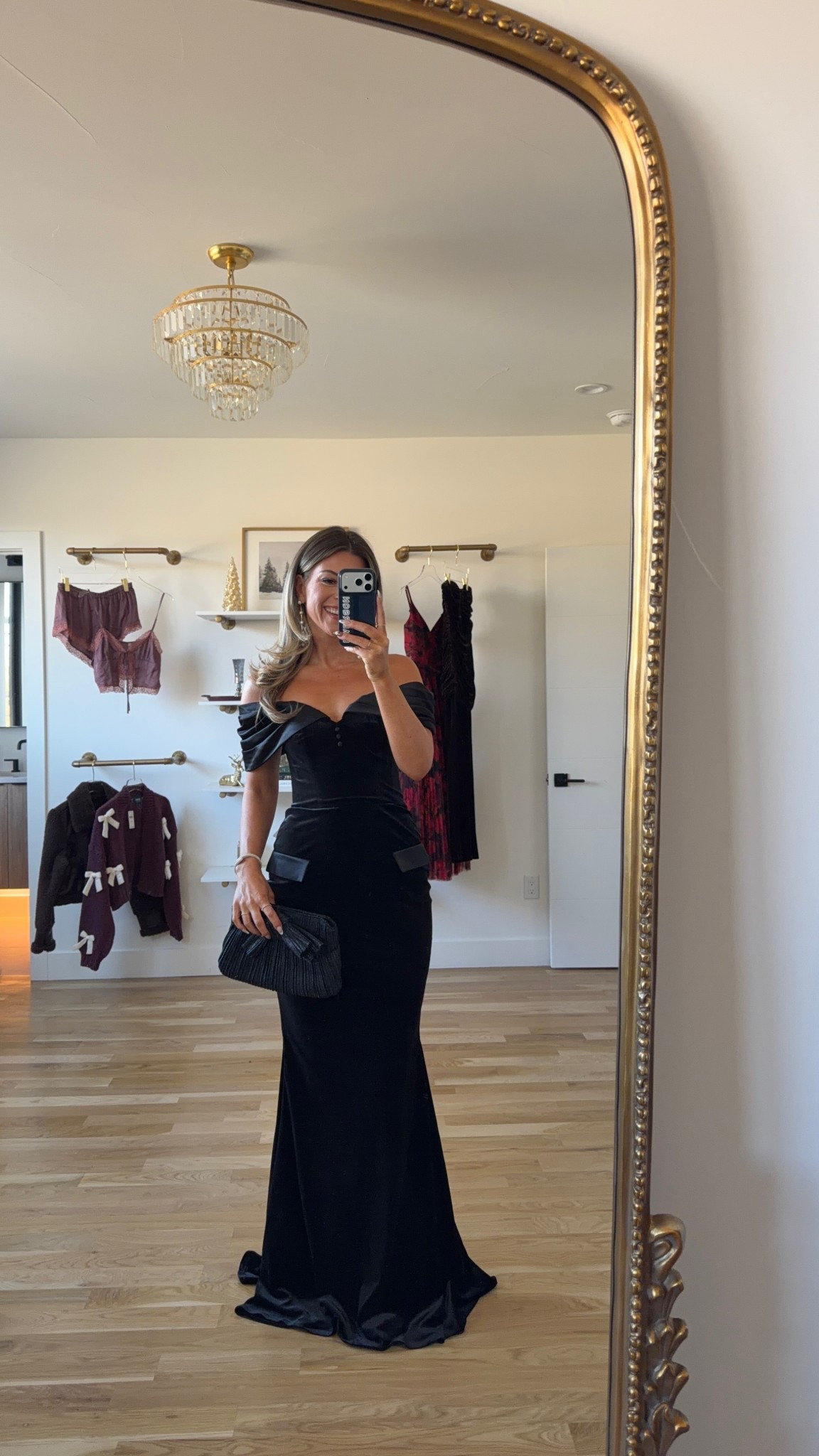 Black velvet off the shoulder mermaid wedding guest dress or formal holiday event dress

Wearing my usual small/2

Vici code: emerson30

Wedding guest
Formal event
Black tie
Velvet
Off the shoulder 
Special occasion
Winter event 

#LTKSeasonal #LTKWedding #LTKHoliday