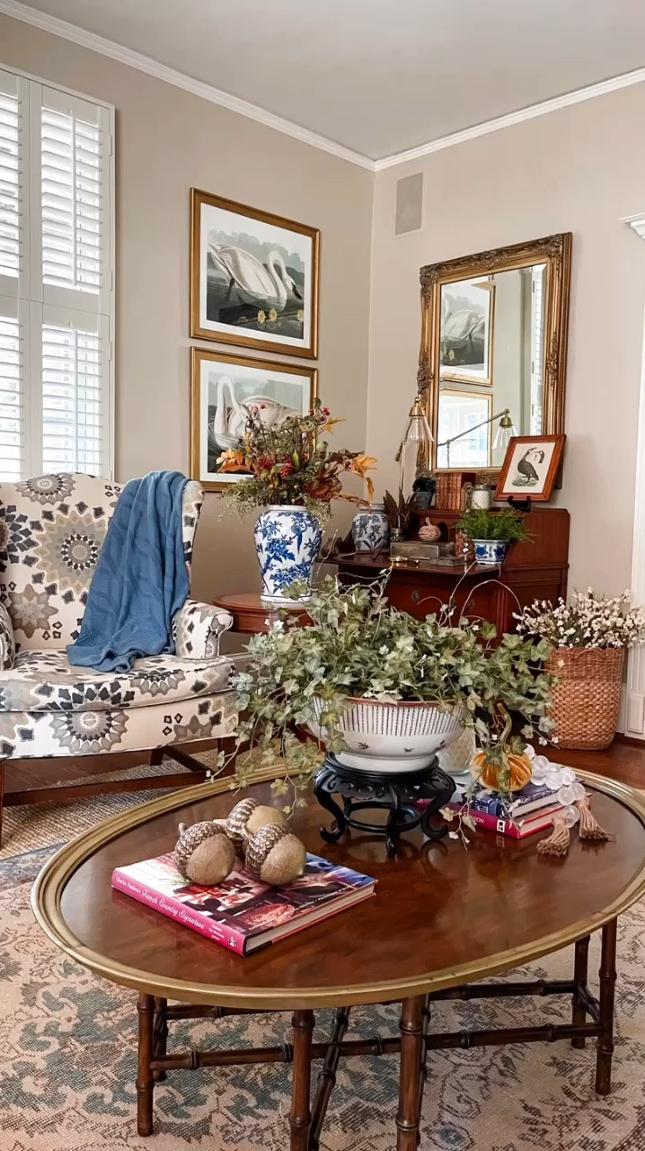 Feeling those Monday blues but reminiscing on my simple fall approach from last year is giving me all the cozy vibes. 🍂✨ This year, I'm sticking to my minimalist roots with cozy blankets, candles, a few acorns, a velvet pumpkin and a sprinkle of foliage. What about you? Are you team maximalist or minimalist when it comes to Fall decorating? No matter what season of life you're in, both can be beautiful! Hope you all have a wonderful day, friends! Thanks for being here! 🧡 Rachel, Xoxo

#familyroomdecor #mysouthernliving #mytradhome #antiquehome #traditionalinterior #falldecor #classicinterior #blueandwhitedecor

#LTKStyleTip #LTKSeasonal #LTKHome