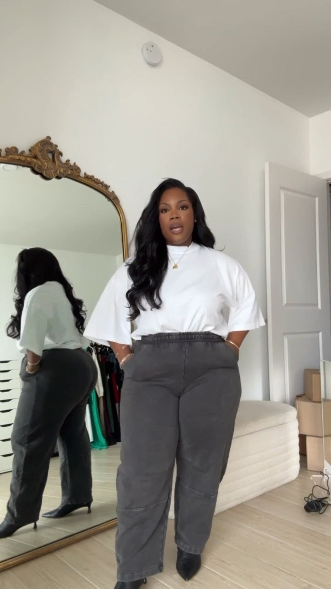 Barrel pants are an extra 50% off at Gap! 

I’m obsessed with the barrel pants look lately. These barrel sweatpants are a must have! 

You can dress this up or dress it down to wear casually at home. 

Wearing a size large in these pants. 

Pants are low stock in both colors! 
midsize style, barrel pants, barrel sweatpants, loungewear, Emmy Petit 




#LTKPetite #LTKMidsize #LTKSaleAlert