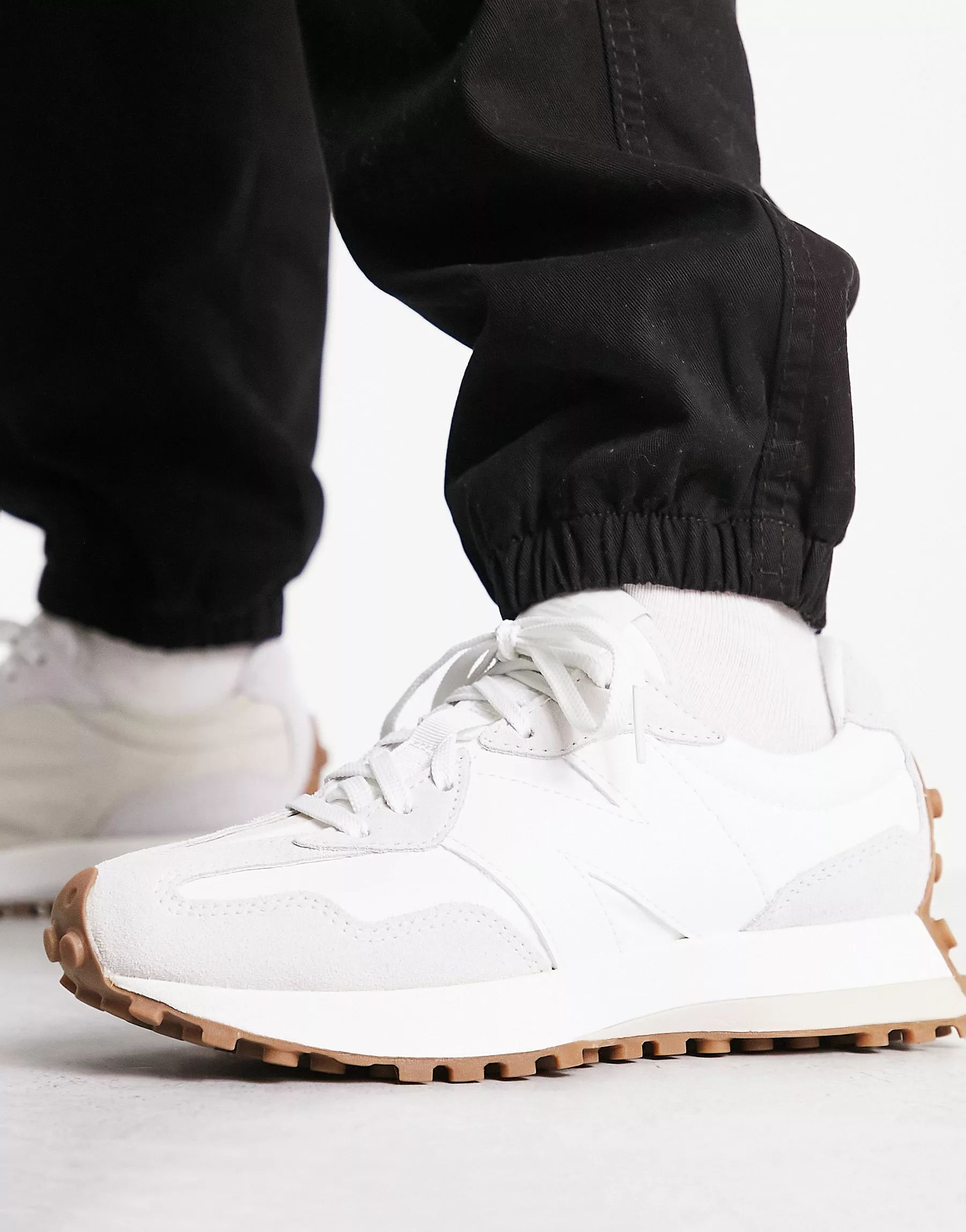 New Balance 327 trainers in cream | ASOS (Global)