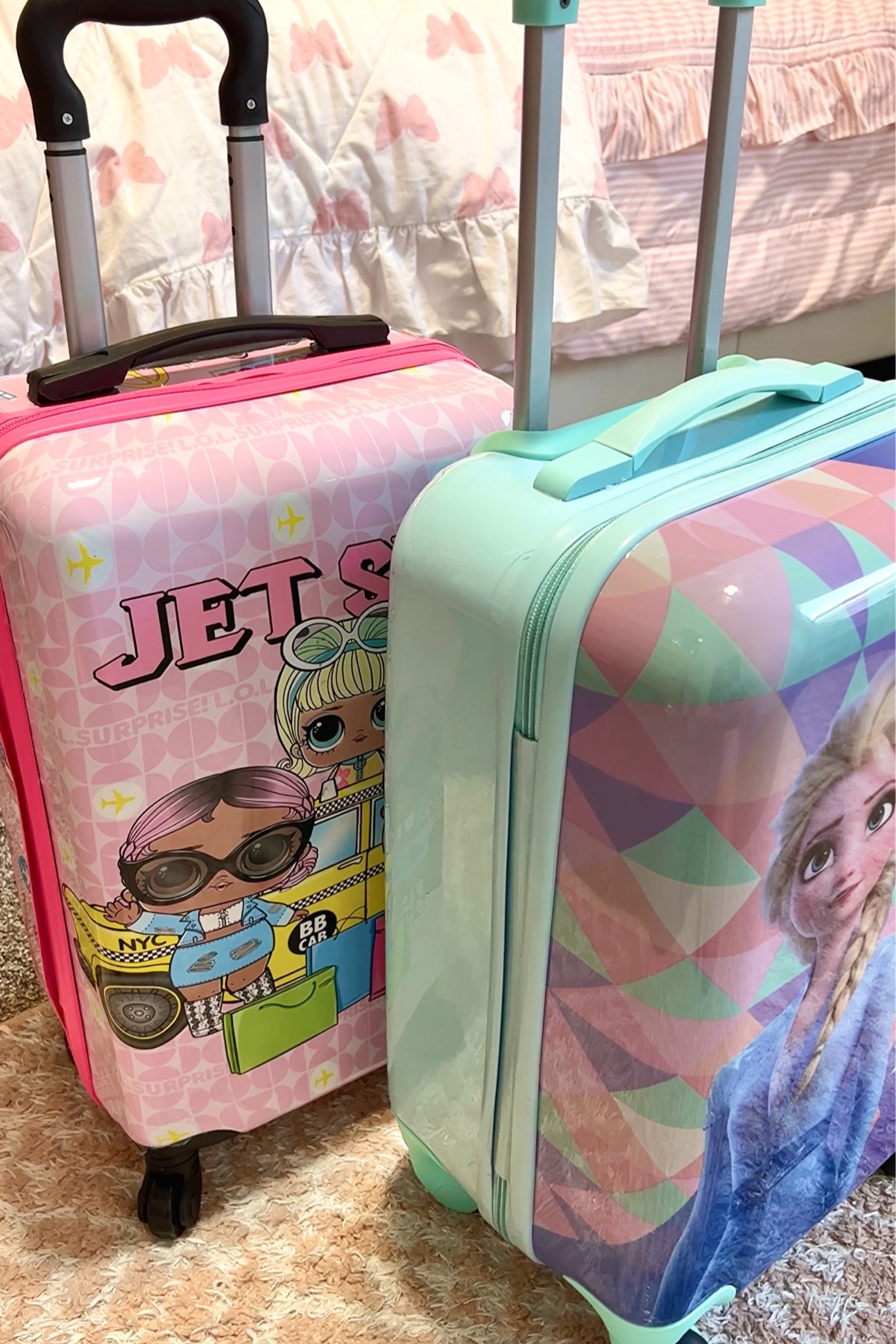 Packing my girls suitcases for a sleepover at grandparents house🌼

#asmr #suitcasetravels #packwithme #sleepover #grandparentshouse #momsofinstagram #asmrsounds #mombreak #summer #girlmom #targetfinds #packing #weekendgetaway #amazonfinds #walmartfashion 

@slumberkins @piggypaint @target @squishmallows @walmart @amazon