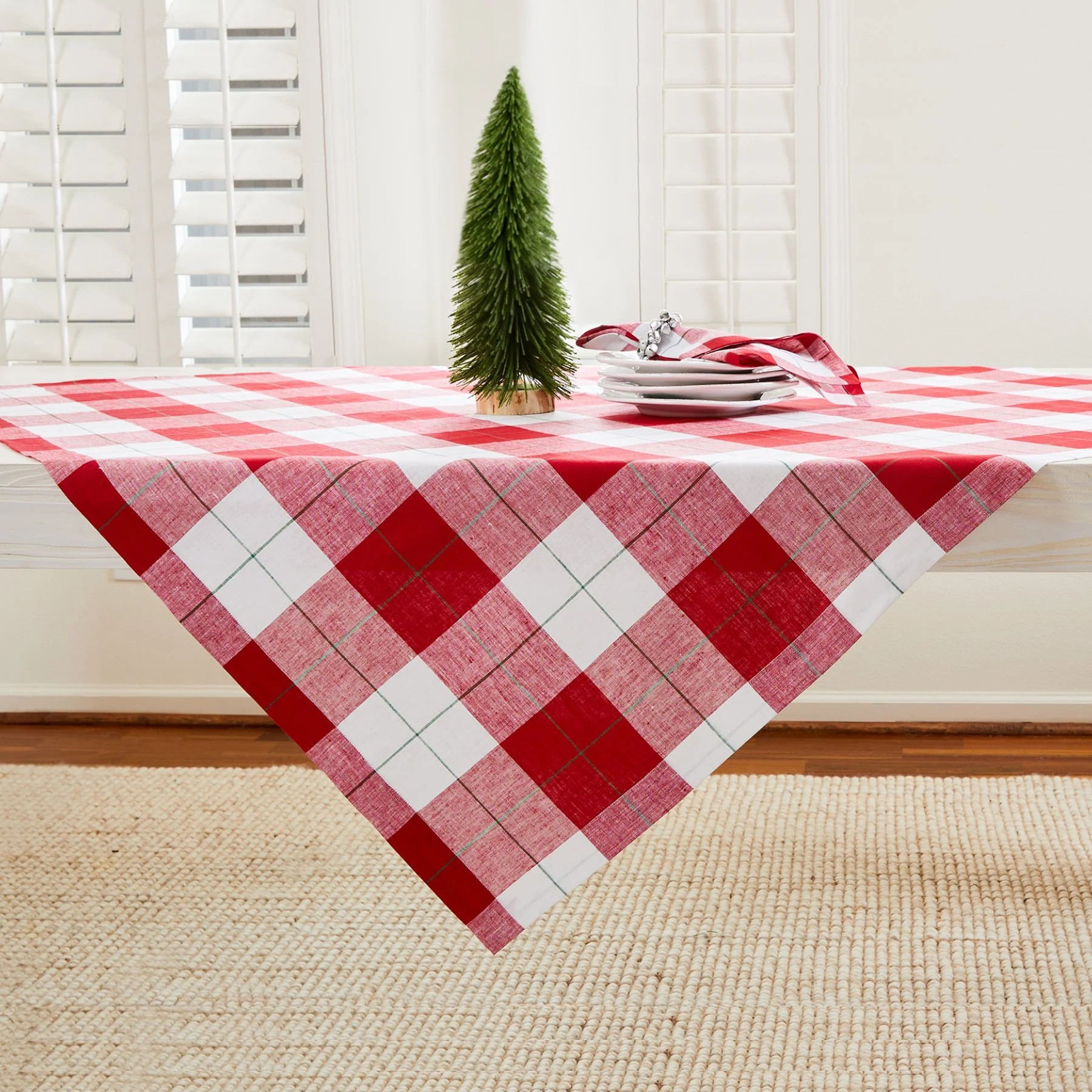 Very Merry Plaid Table Throw | Solino Home