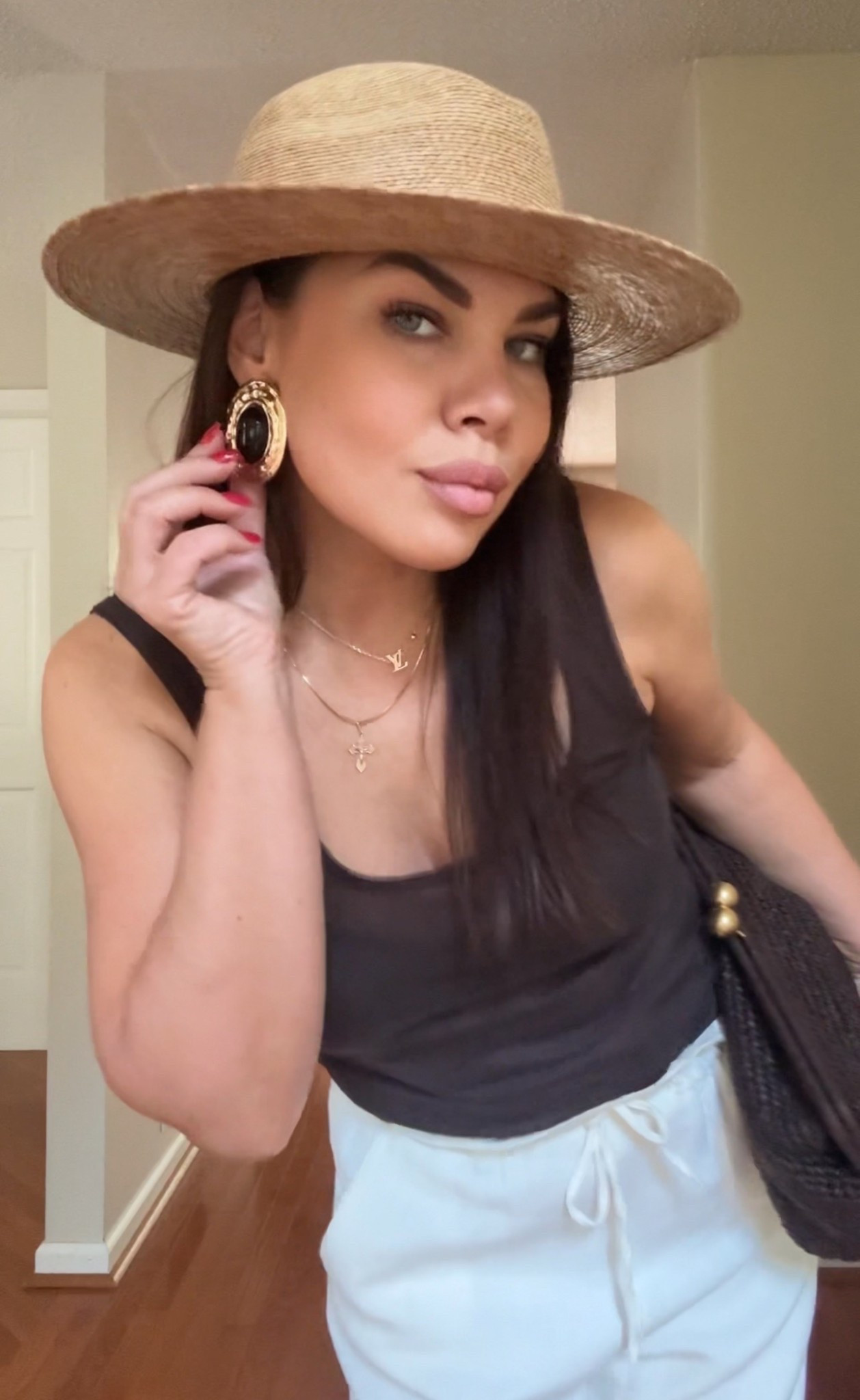 Amazon accessories — my favorite straw hat, trendy oval earrings, and a chic brown clutch 🤎

#LTKFindsUnder50 #LTKFindsUnder100 #LTKSeasonal