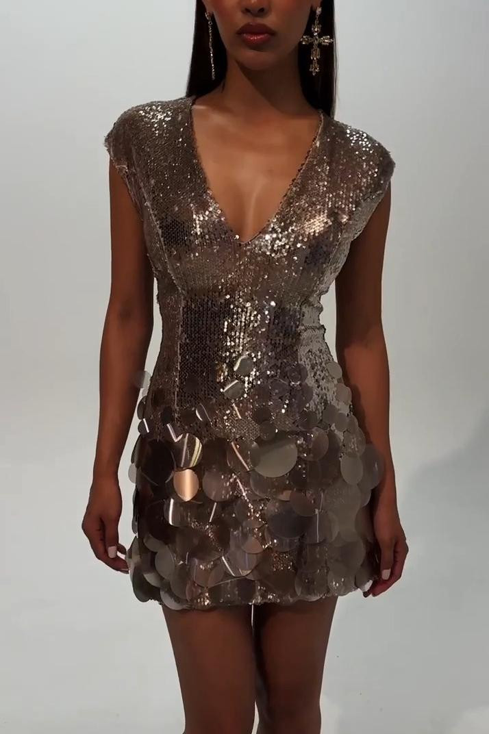 If You Need A Sign To Upgrade Your Party Dress… This Is IT 🔥 Akira Has The Prettiest Homecoming Mini Dresses Right Now—Sparkles, Satin, Lace, Pearls… All The Glam Vibes Without Breaking The Bank (Yes, Under $100!!) 💕 Perfect For Homecoming, Girls Night, NYE, Or Holiday Parties… Basically Your Entire Social Calendar Covered

#AkiraFinds #HomecomingOutfit #SequinMini #GlitterVibes #PartyReady #HolidayLooks #NYEOutfitIdeas #DressUnder100 #AffordableFinds #ItGirlAesthetic #FallPartyOutfit #BirthdayLook #OOTDStyle #LTKFashion #LTKTrending #GoingOutfits #MiniDressStyle 

 #LTKSeasonal #LTKU #LTKSaleAlert