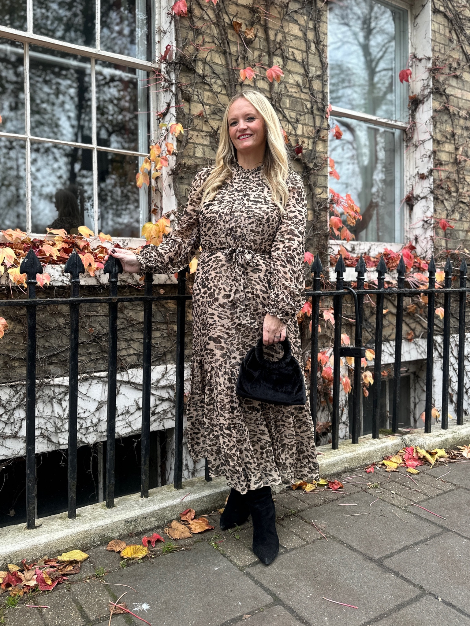 Wearing the beautiful Eve Leopard Print Shimmer Midi Dress from Phase Eight - leopard print and sparkles, what’s not to love ❤️ 

#LTKcurves #LTKautumn #LTKuk