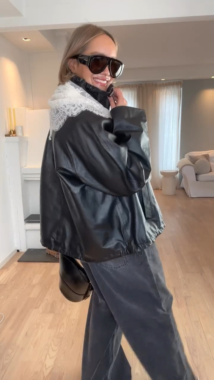 Leather Parka coming next week & lace is GINA TRICOT & shoes NAKD 
A combination I saw in Copenhagen and since wanted to try - love it 🦢🖤