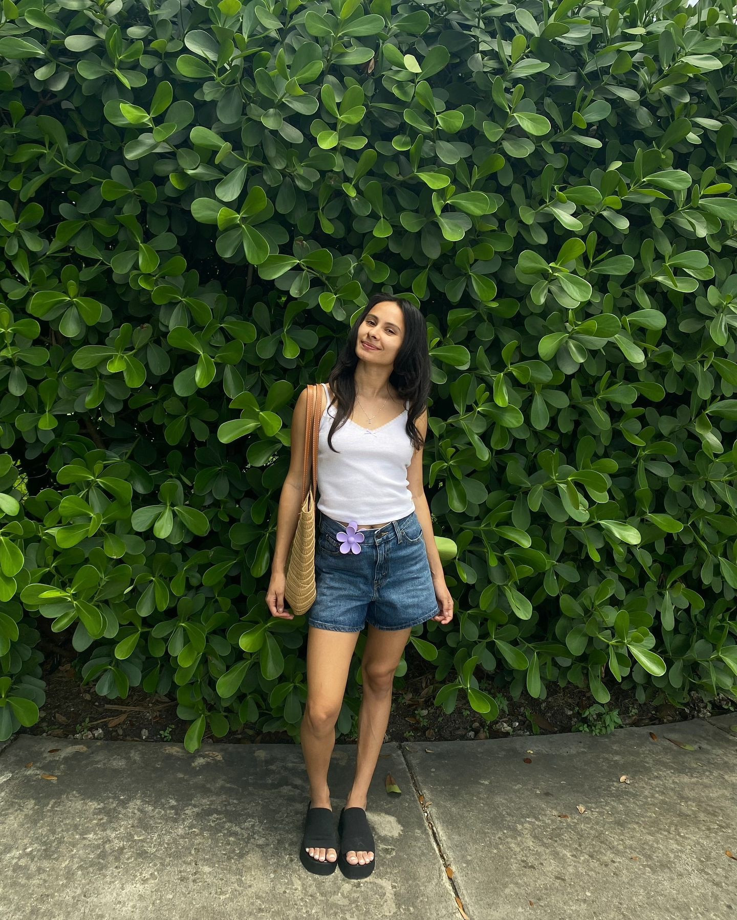 Okay.. I think I’m in love with the @levis dry goods collection. 💜 #LevisPartner 

Currently wearing:
✨dry goods waffle tank in purple in xxs
✨80s mom shorts in 23