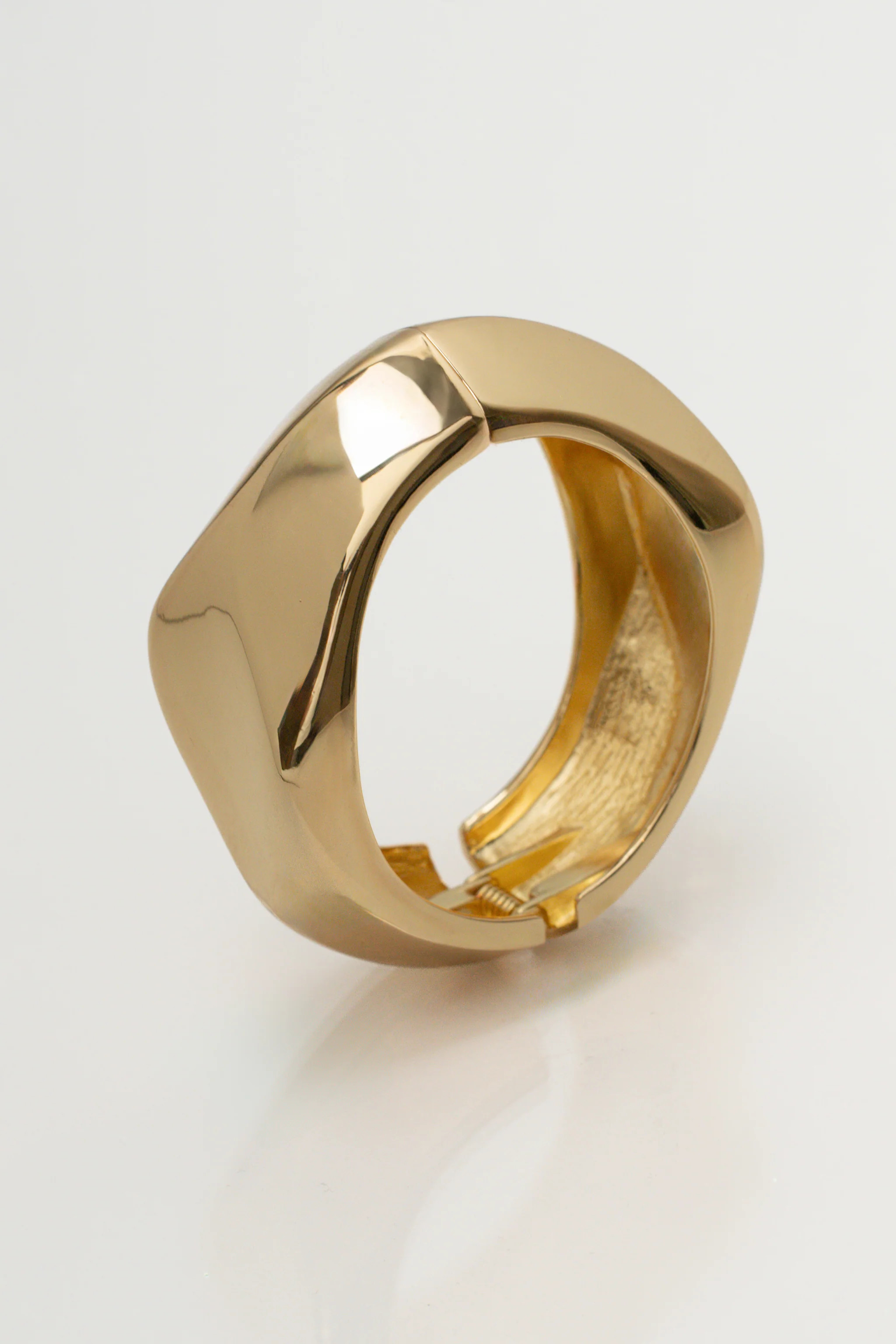 Gold Nyra Hinge Bracelet | JLUXLABEL