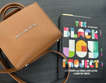 Good reads and my favorite Brandon Blackwood bag 

#LTKitbag #LTKfindsunder50