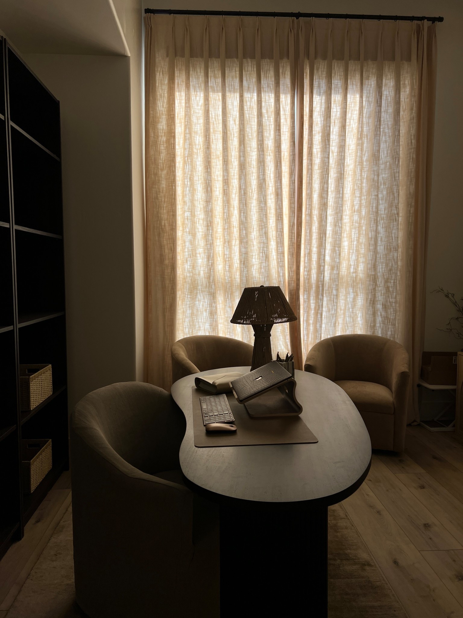 Cozy, warm modern organic office 🤎

Bookshelves: IKEA 
Desk: Urban Natural 

#LTKHome