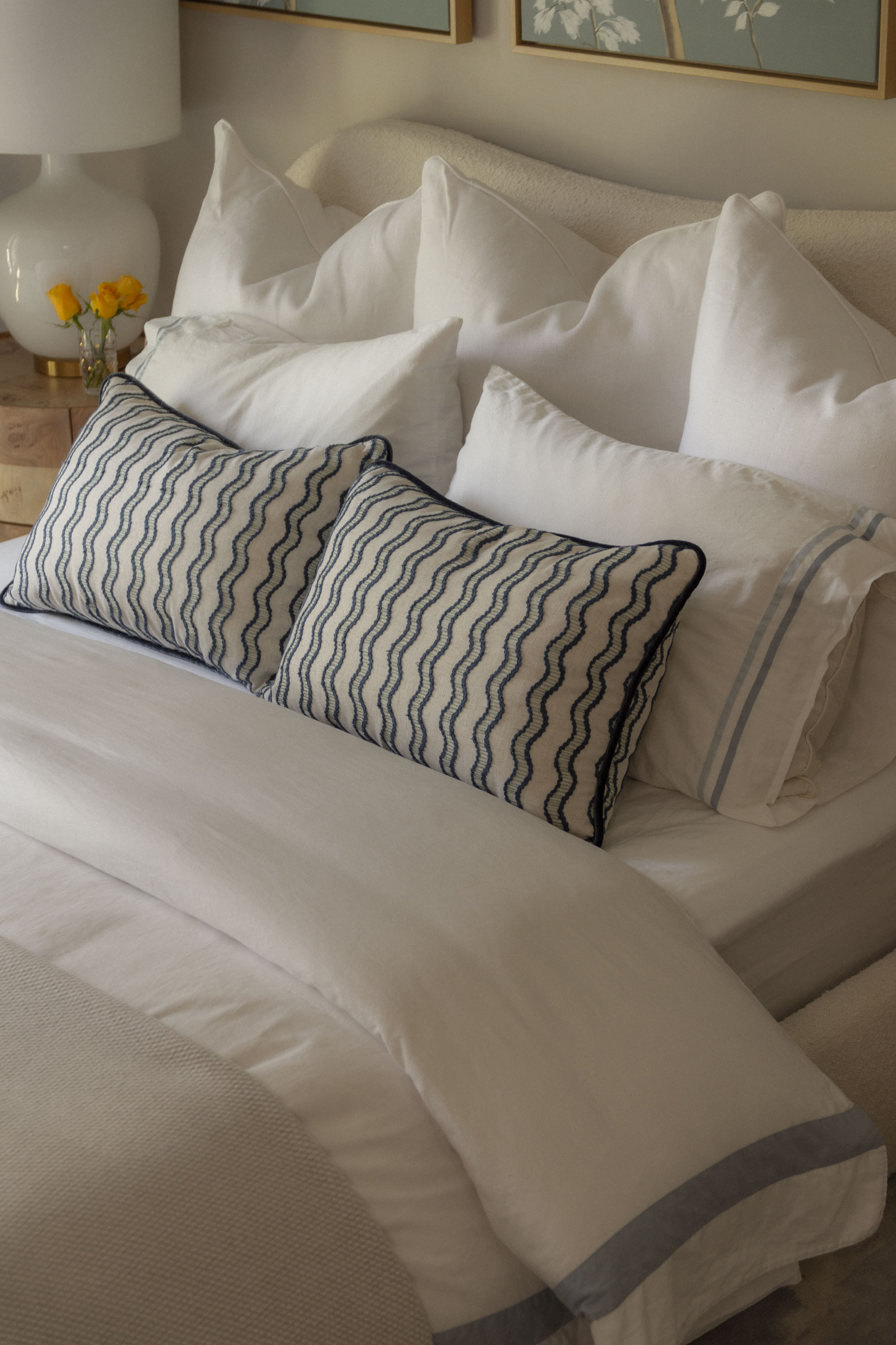 The best blue and white bedding for a stylish bedroom design, luxury sheets, luxury duvet, Peacock Alley sheets and blanket in a blue and white bedroom, best designer bedding 

#LTKHome #LTKStyleTip