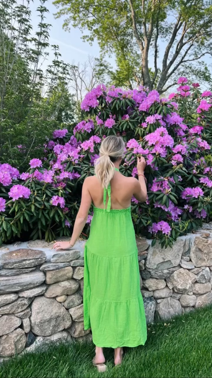 The perfect summer dress and it’s only $39! Comes in 5 colors and I’m wearing size small 

#LTKSeasonal #LTKunder100 #LTKunder50