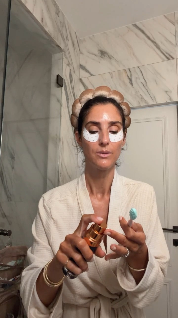 I feel like my lips have been extra dry and this little scrubber has made a difference already!
StylinByAylin, Aylin 

#LTKBeauty #LTKSeasonal #LTKStyleTip