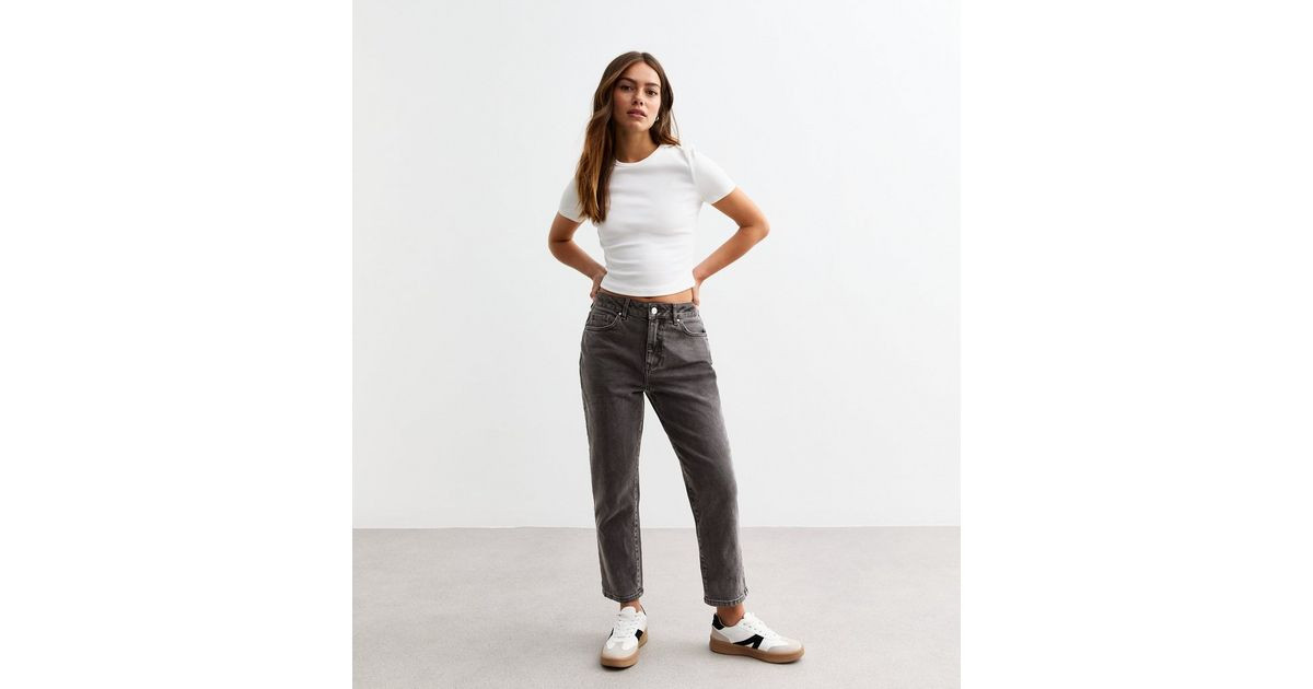 Petite Washed Black Ankle Grazing Hannah Straight Leg Jeans | New Look | New Look (UK)