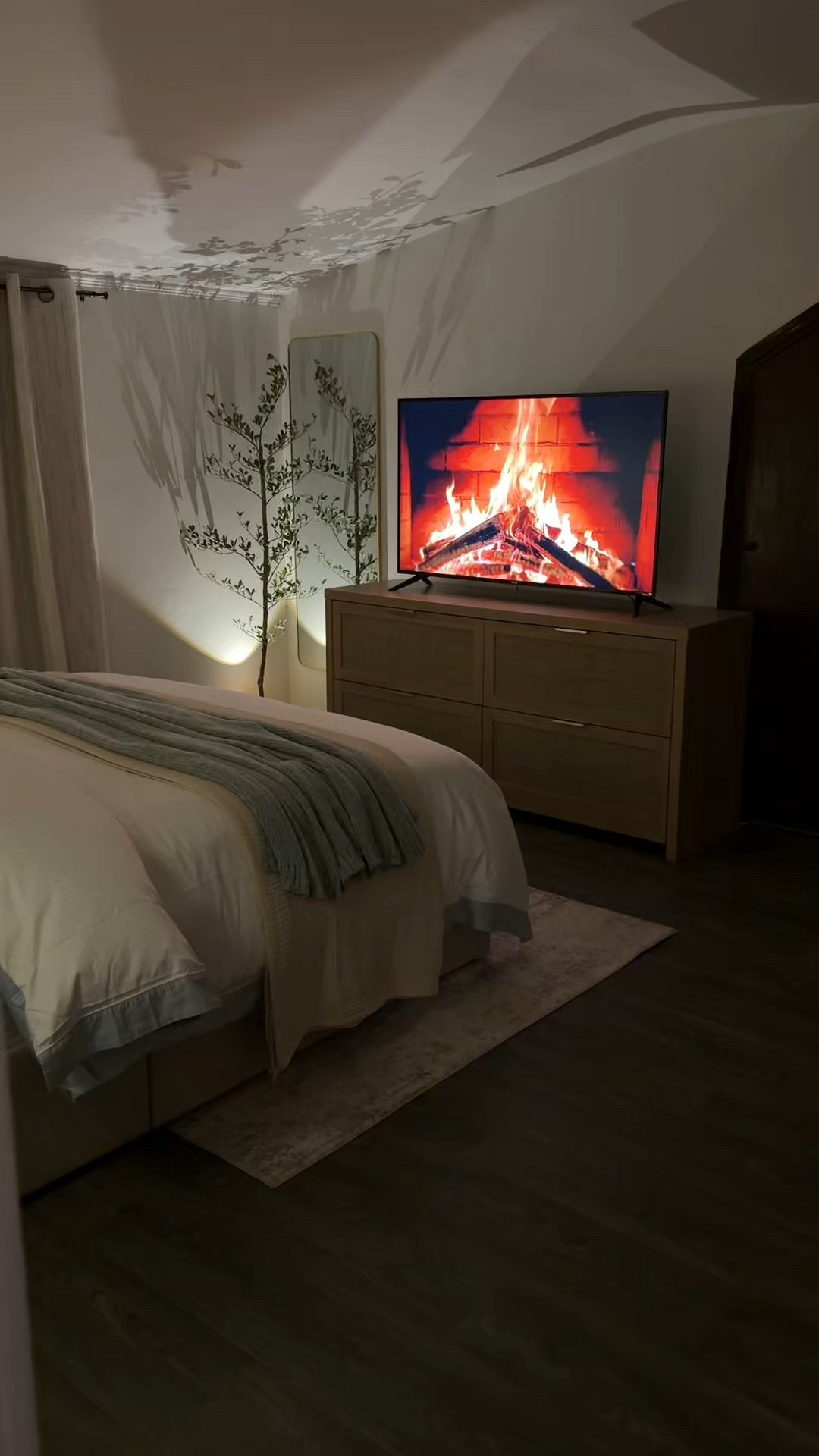 BEDROOM Night View ✨🌙

#LTKSeasonal #LTKHome