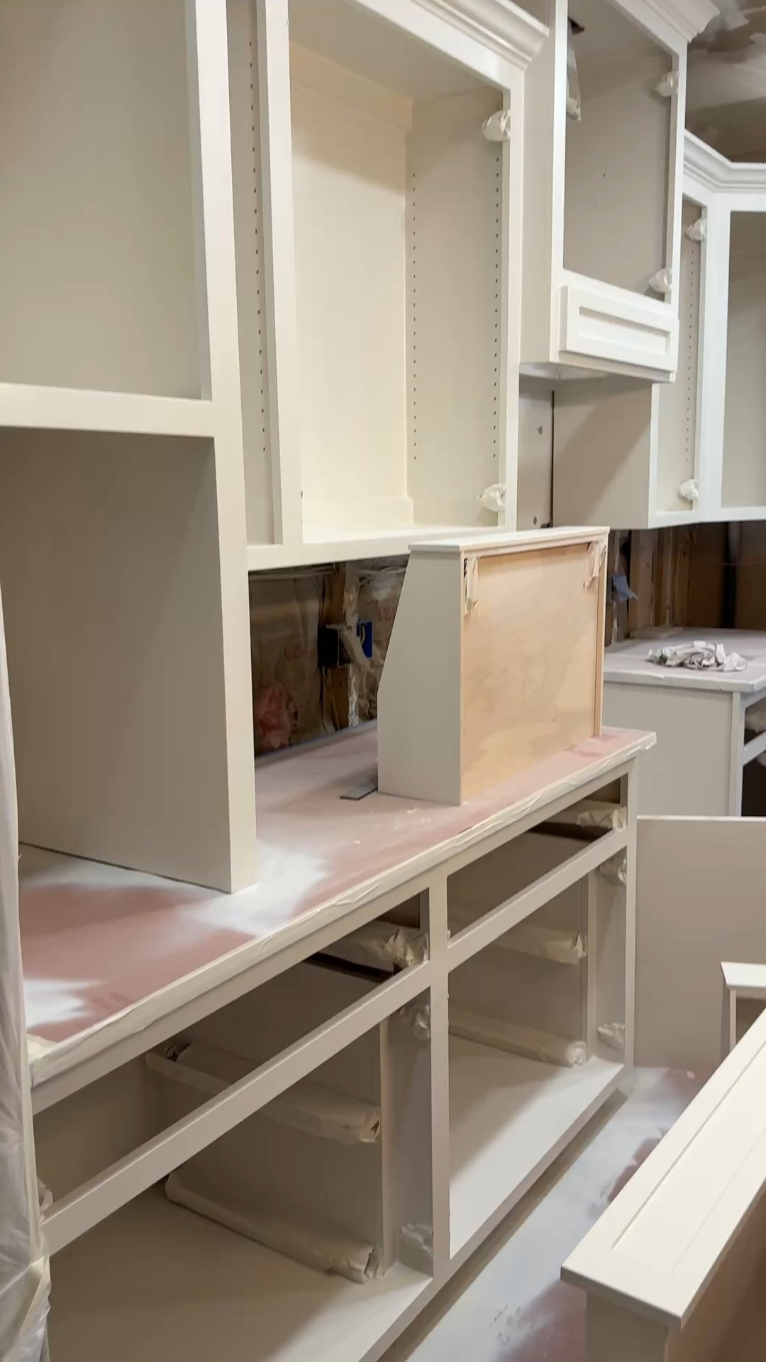 I can’t wait to show all of you the new organization items and decor I have bought for the new kitchen. Make sure to follow my LTK to get notifications 🔔 

#LTKFindsUnder50 #LTKStyleTip #LTKHome