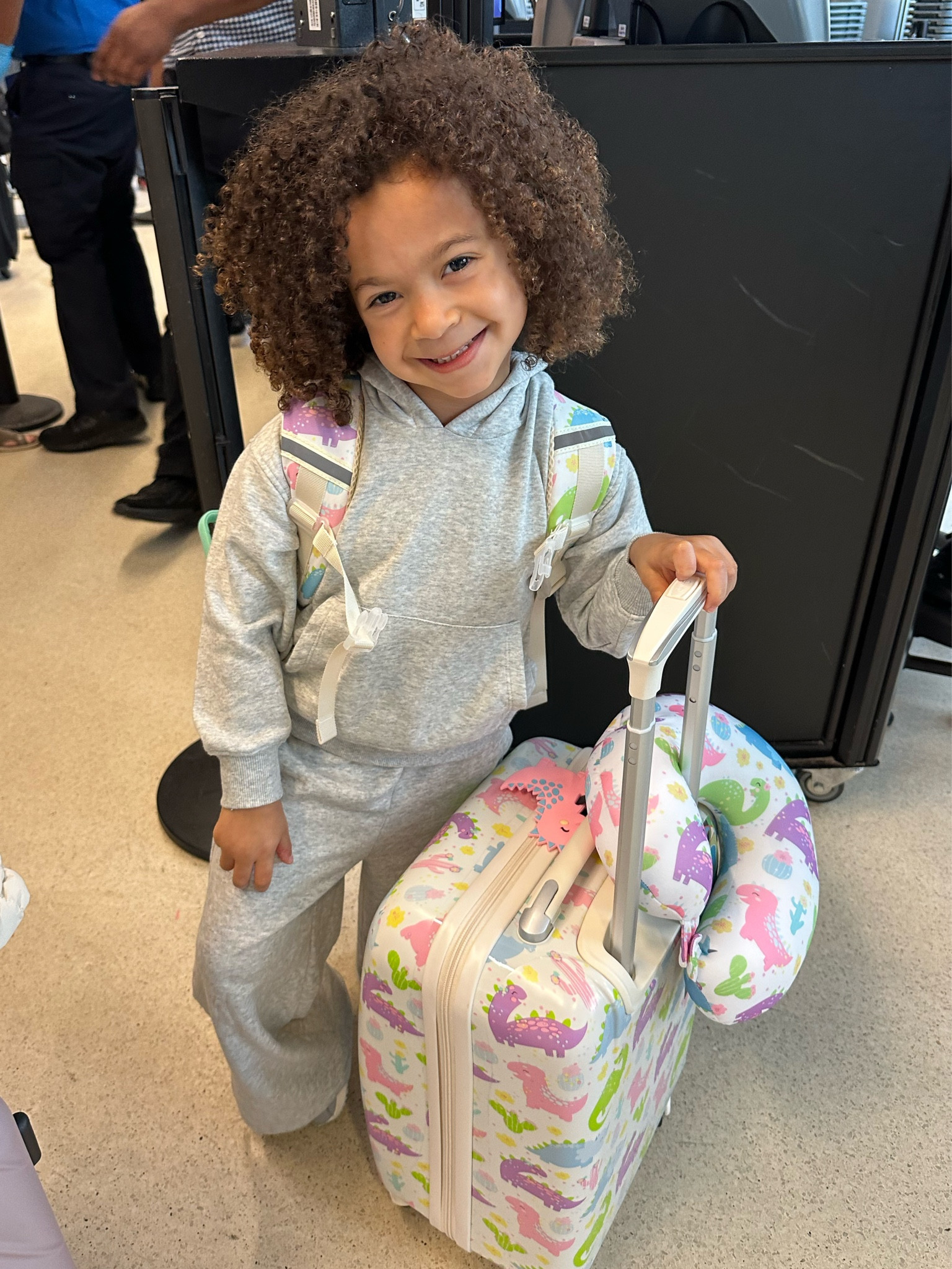 The cutest sweatsuit & luggage set! 💫 #toddlergirl #kidsfashion #travel #luggage #h&m #amazon #amazonfinds

#LTKfamily #LTKtravel #LTKkids