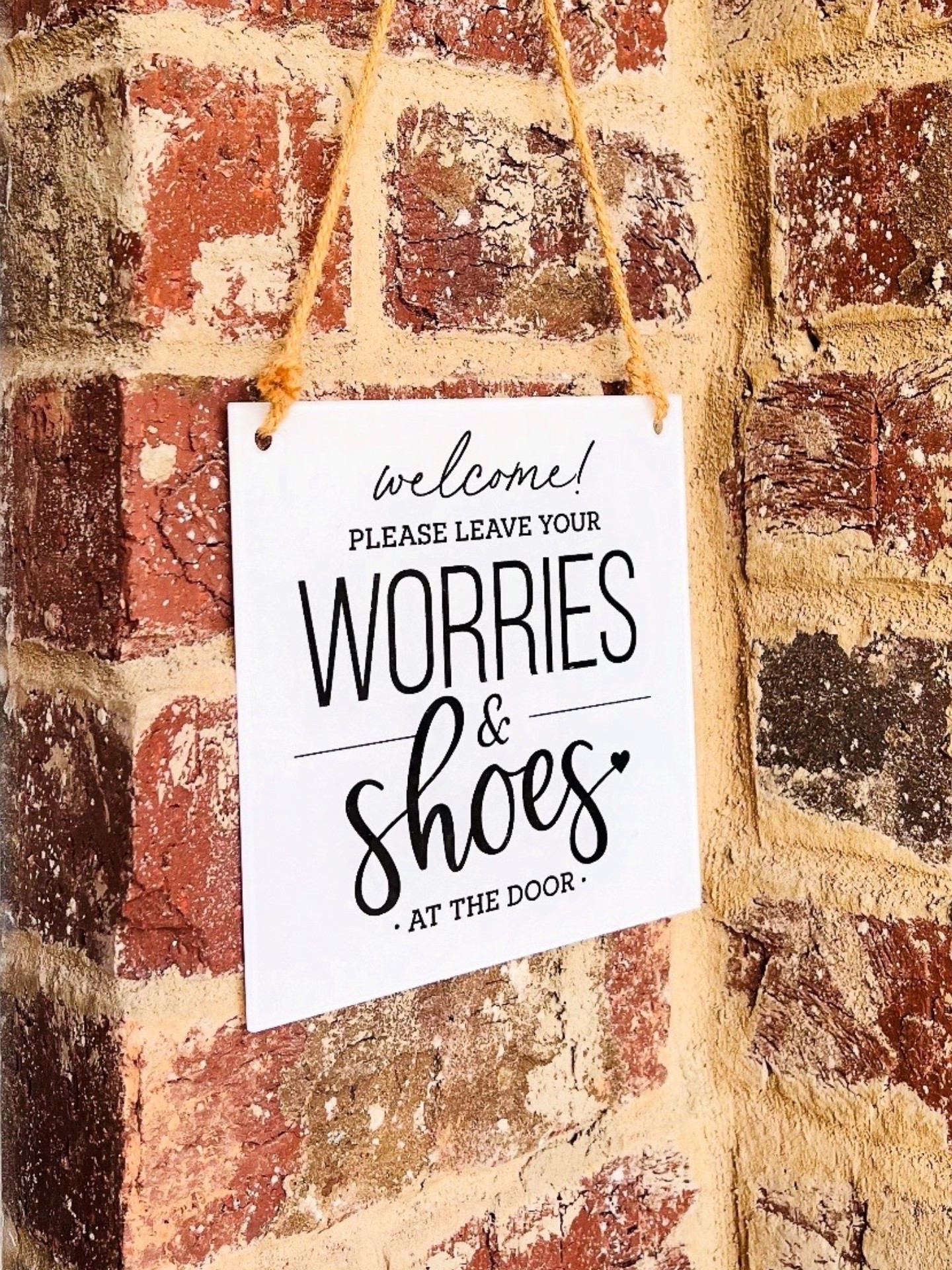 The cutest sign to ask guests to remove their shoes! 