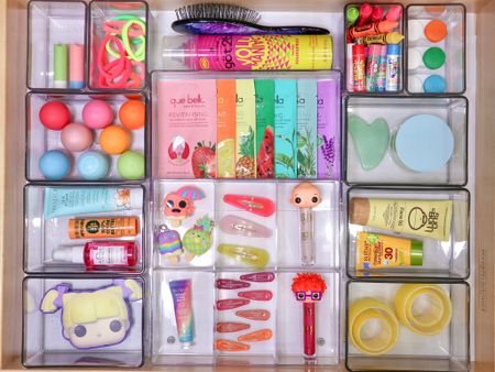 Ready for summer days!🌞This teen’s bathroom drawer was so fun to organize. All the cute and colorful lip glosses make this drawer a dream come true💄 Also, fun fact: we’re so proud to have had this picture featured in @thehomeedit magazine last fall 🙌🏼 The @thehomeedit x @idlivesimply clear bins are on our LTK #organizationgoals #beautyproducts #clearthedrawer #thehomeedit #idlivesimply 