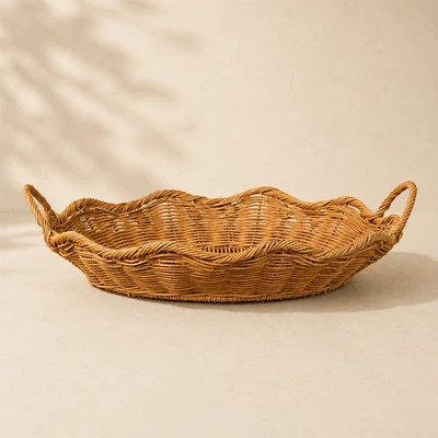 Scalloped Edge Basket Rattan Tray | luxe bCO