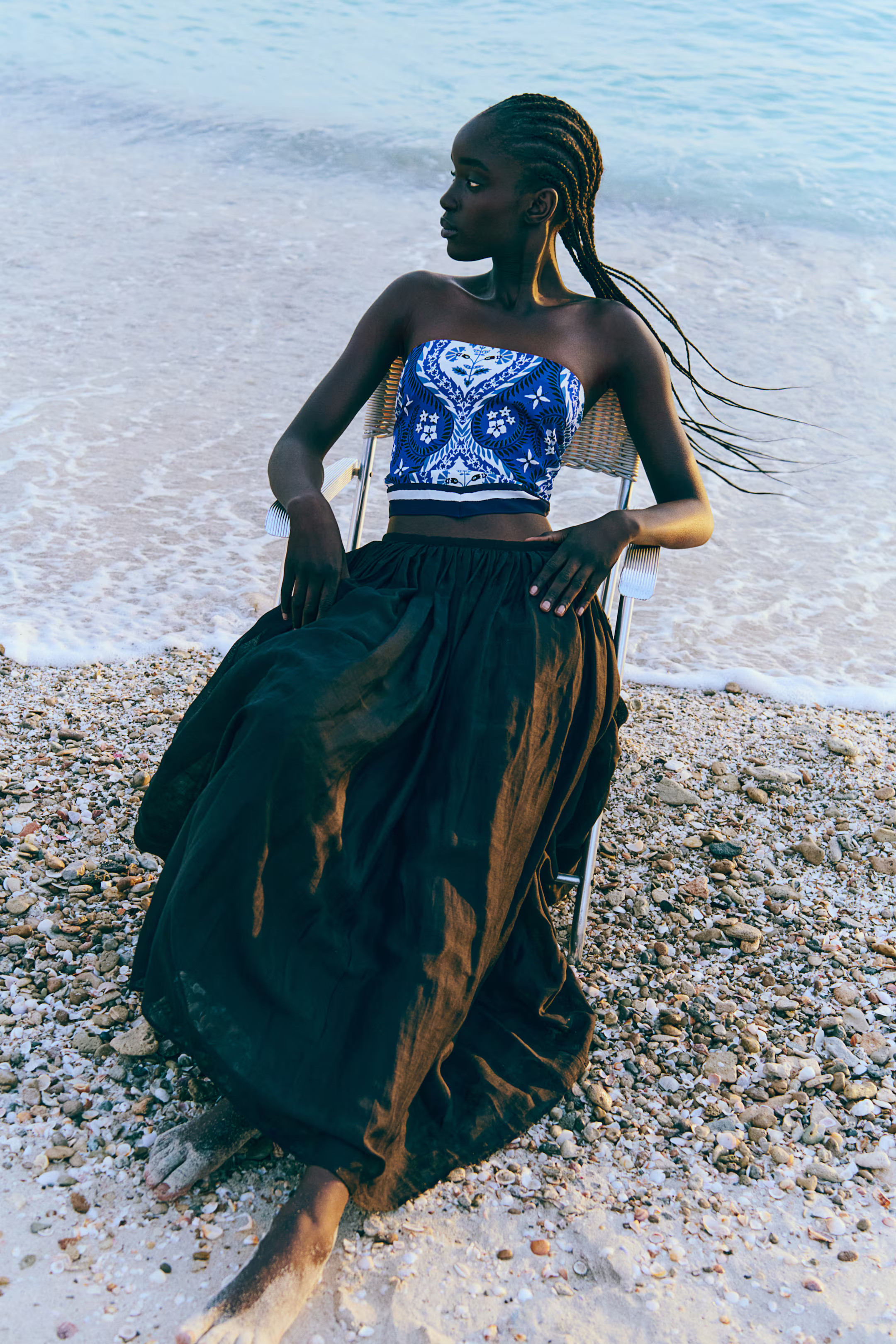 Cropped bandeau top - Sleeveless - Cropped - Bright blue/Patterned - Ladies | H&M GB | H&M (UK, MY, IN, SG, PH, TW, HK)