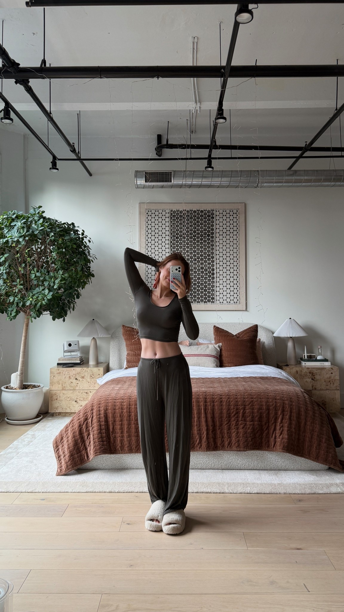 I wear a xs/s in joah brown 