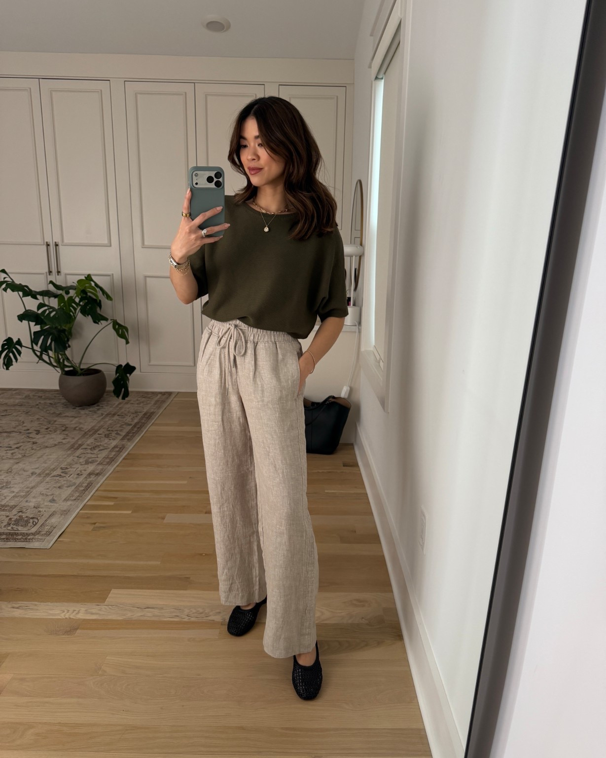 Sizing info: 
•pants size XS in 28in inseam in flax
•tee size XS
@Quince  

petite fashion, get dressed with me, outfit inspiration, ootd, nashville outfit, Nashville influencer, petite style, vacation style, casual outfits, mom style, petite pants, spring outfits, spring outfit info, spring pants, spring outfit idea, spring top, spring tee, spring shoes, linen pants, quince, quince tee 

 

#LTKPetite #LTKmomlife #LTKootd