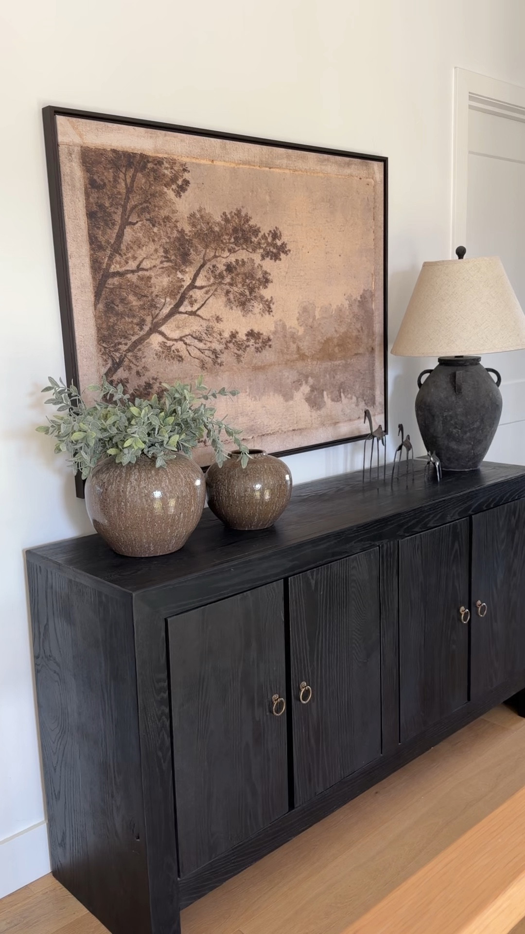 New Hallway Canvas Artwork ✨

Etsy art, Etsy prints, vintage artwork, console styling, table lamp, vase, black console, vintage furniture 

#LTKSeasonal #LTKHome #LTKSaleAlert